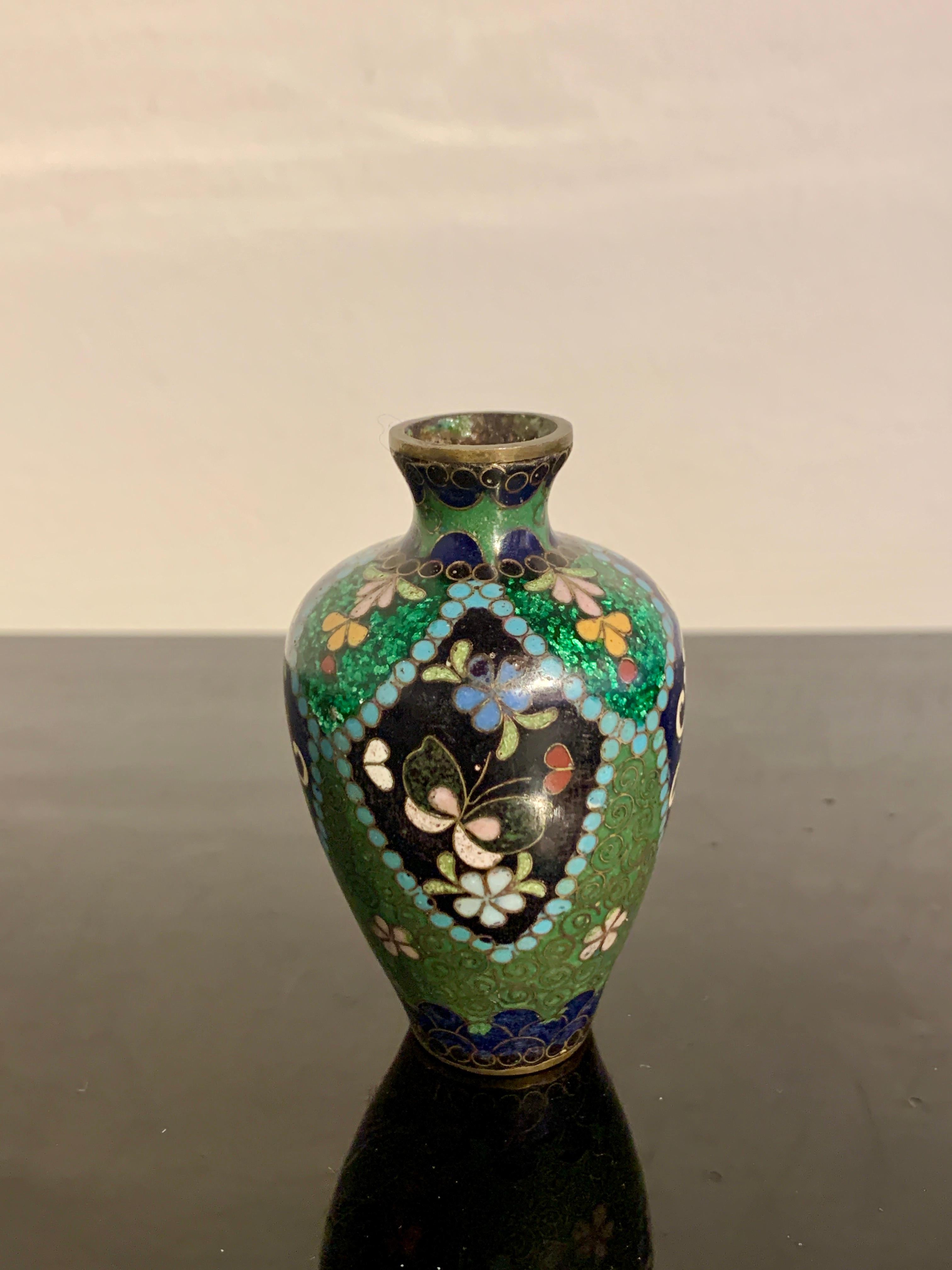 Group of 5 Small Japanese Cloisonne and Ginbari Vases, Early 20th Century, Japan For Sale 5