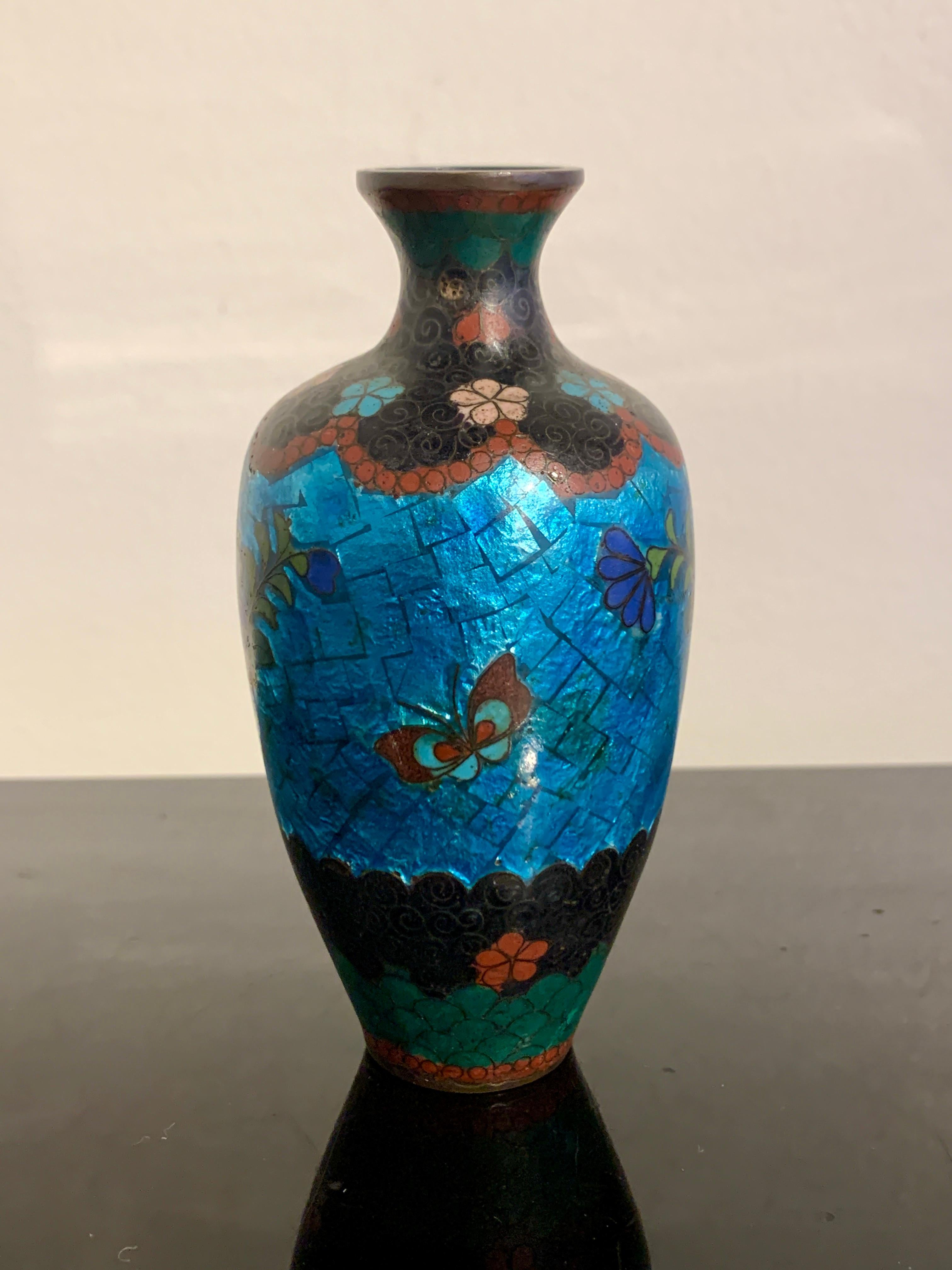 Cloissoné Group of 5 Small Japanese Cloisonne and Ginbari Vases, Early 20th Century, Japan For Sale