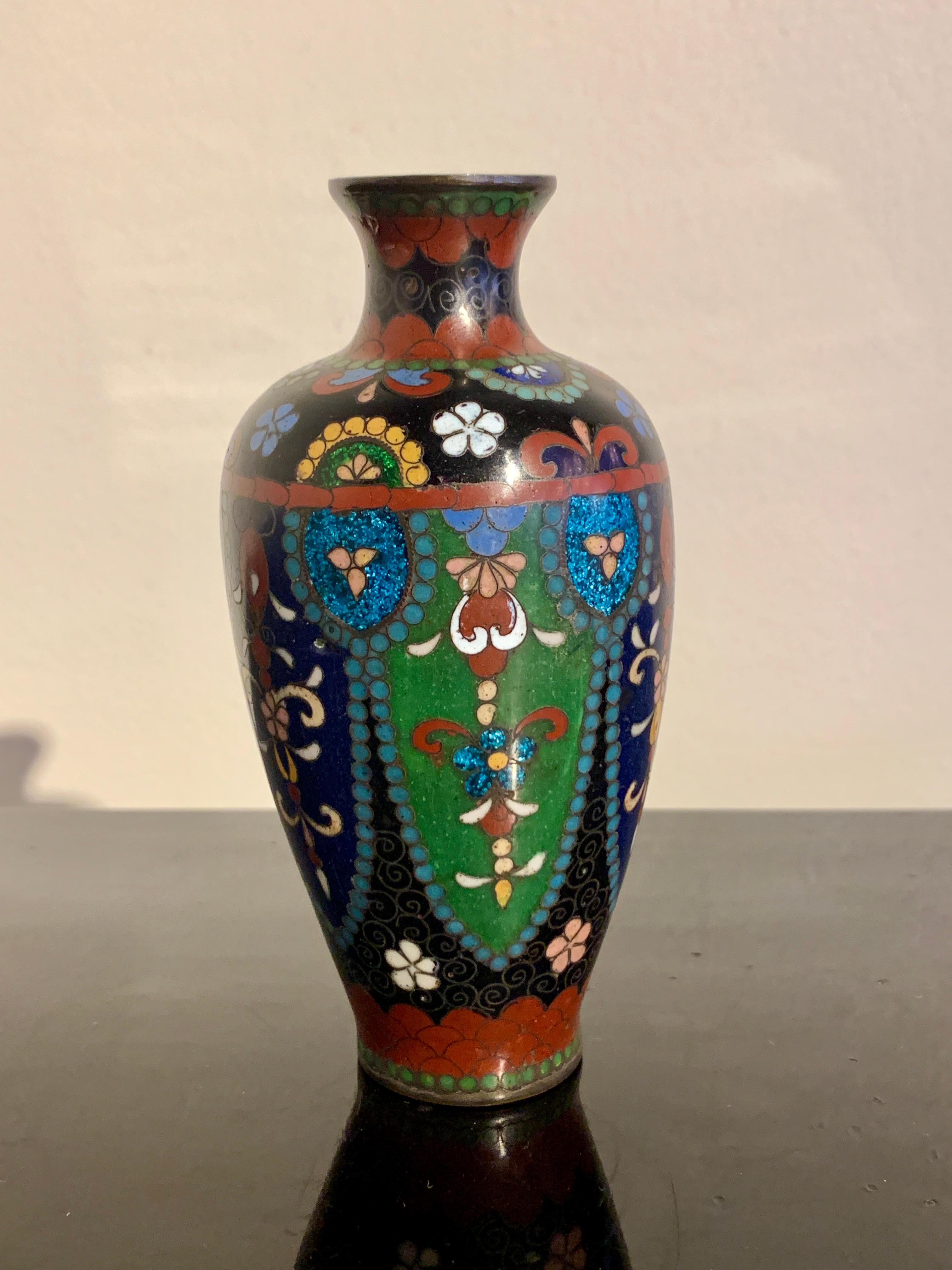 Group of 5 Small Japanese Cloisonne and Ginbari Vases, Early 20th Century, Japan For Sale 1