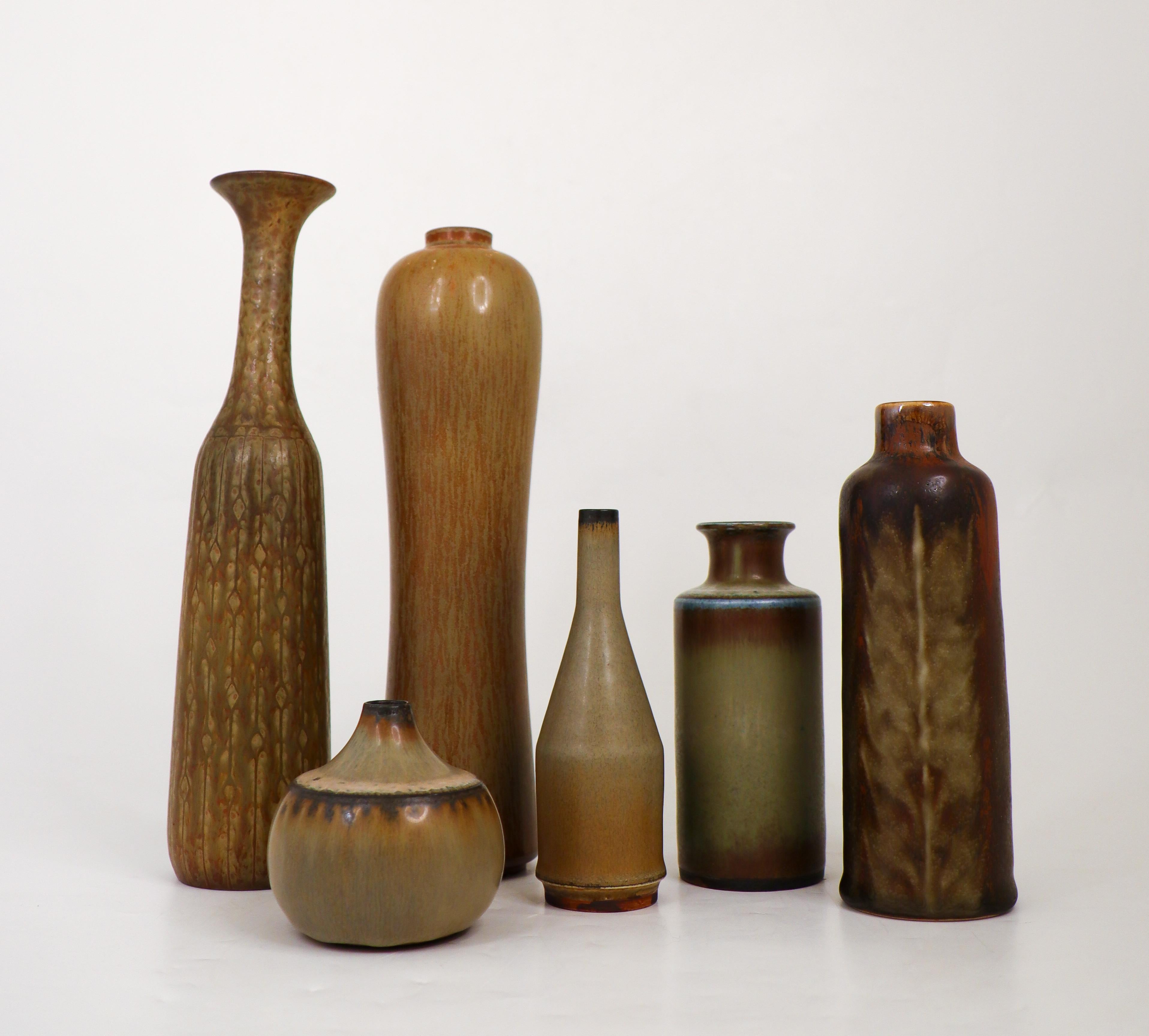 Scandinave moderne Groupe de 6 vases Brown Céramique, Rörstrand - Gunnar Nylund & Carl-Harry Stålhane en vente