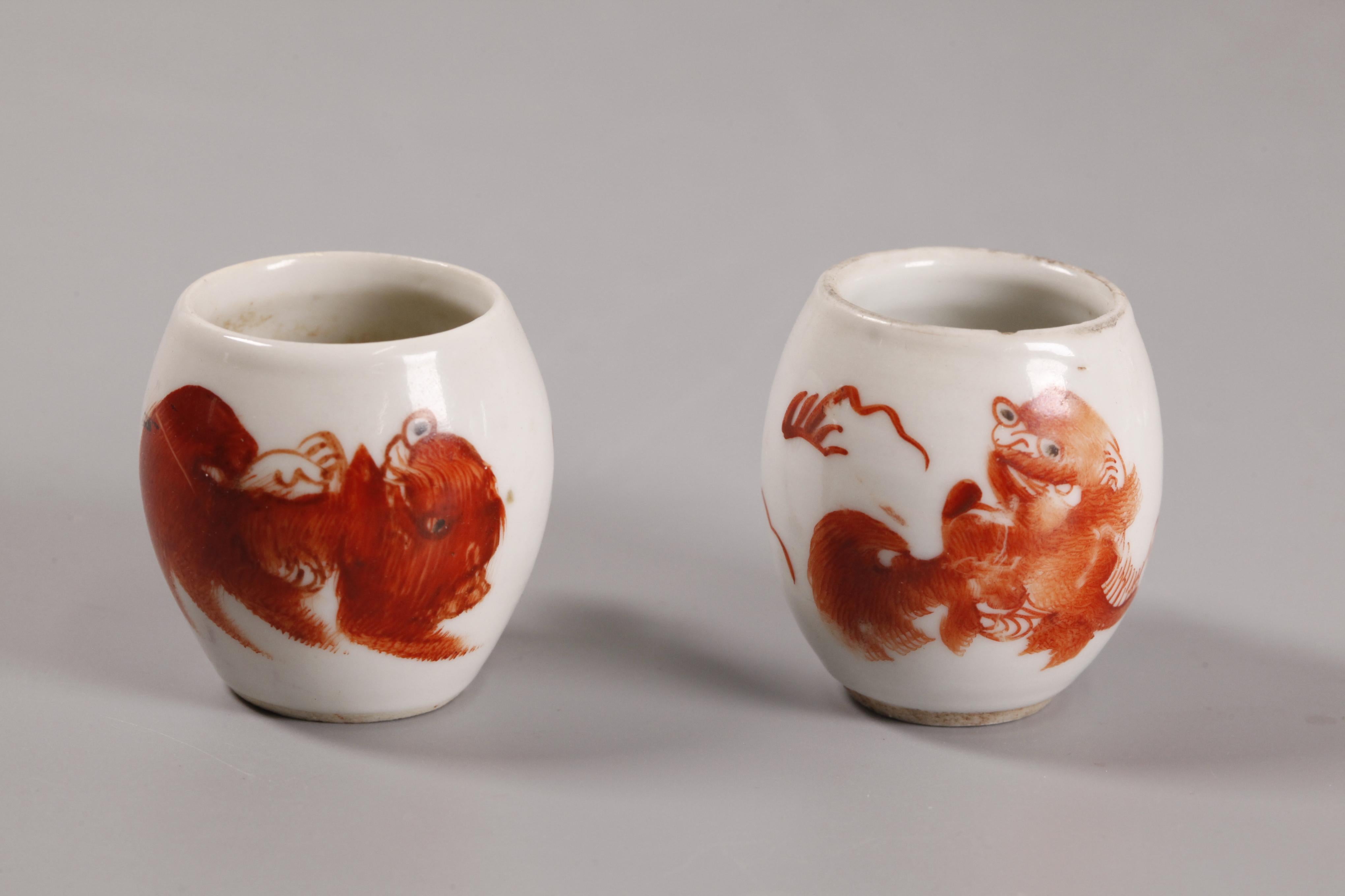 Porcelain group of 6 Chinese porcelain bird feeders, 19th c. For Sale