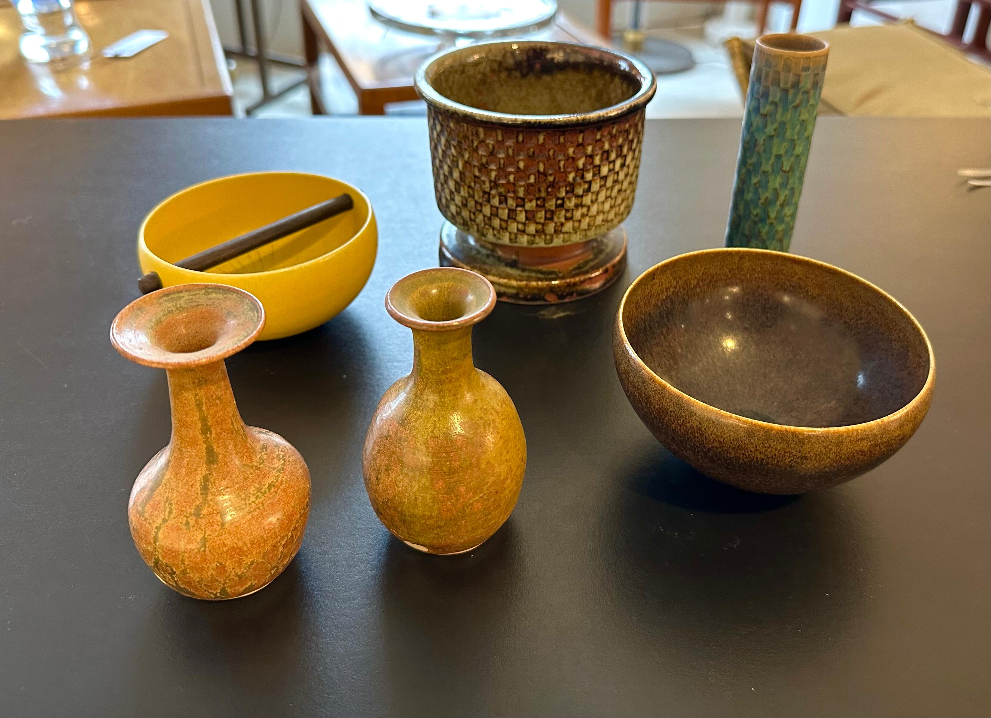 Swedish Group of 6 Stig Lindberg Studio Ceramic Cabinet Bowls and Vases For Sale