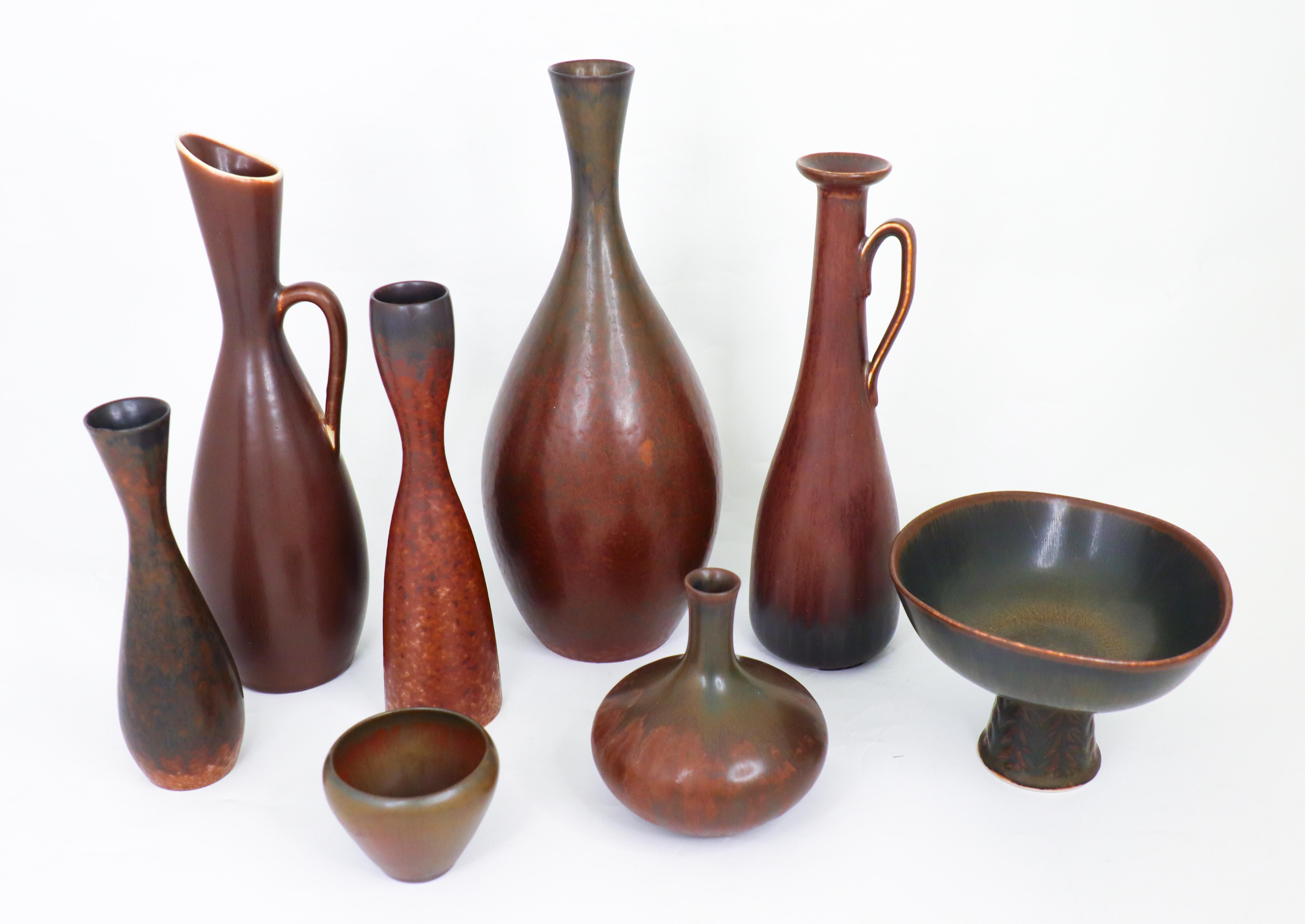 Scandinave moderne Groupe de 7 vases en céramique Brown, Rörstrand - Gunnar Nylund & Carl-Harry Stålhane en vente