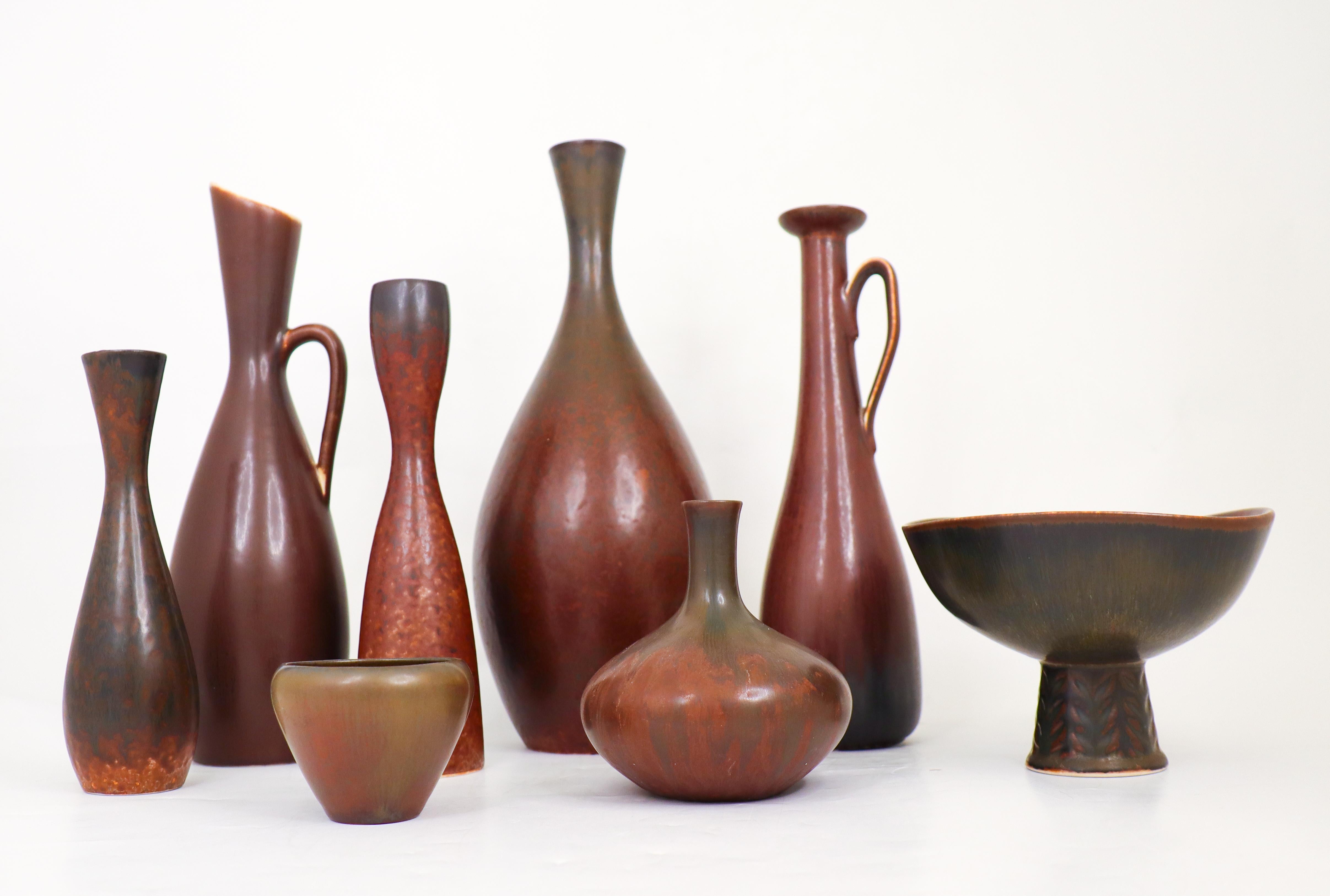 Vernissé Groupe de 7 vases en céramique Brown, Rörstrand - Gunnar Nylund & Carl-Harry Stålhane en vente
