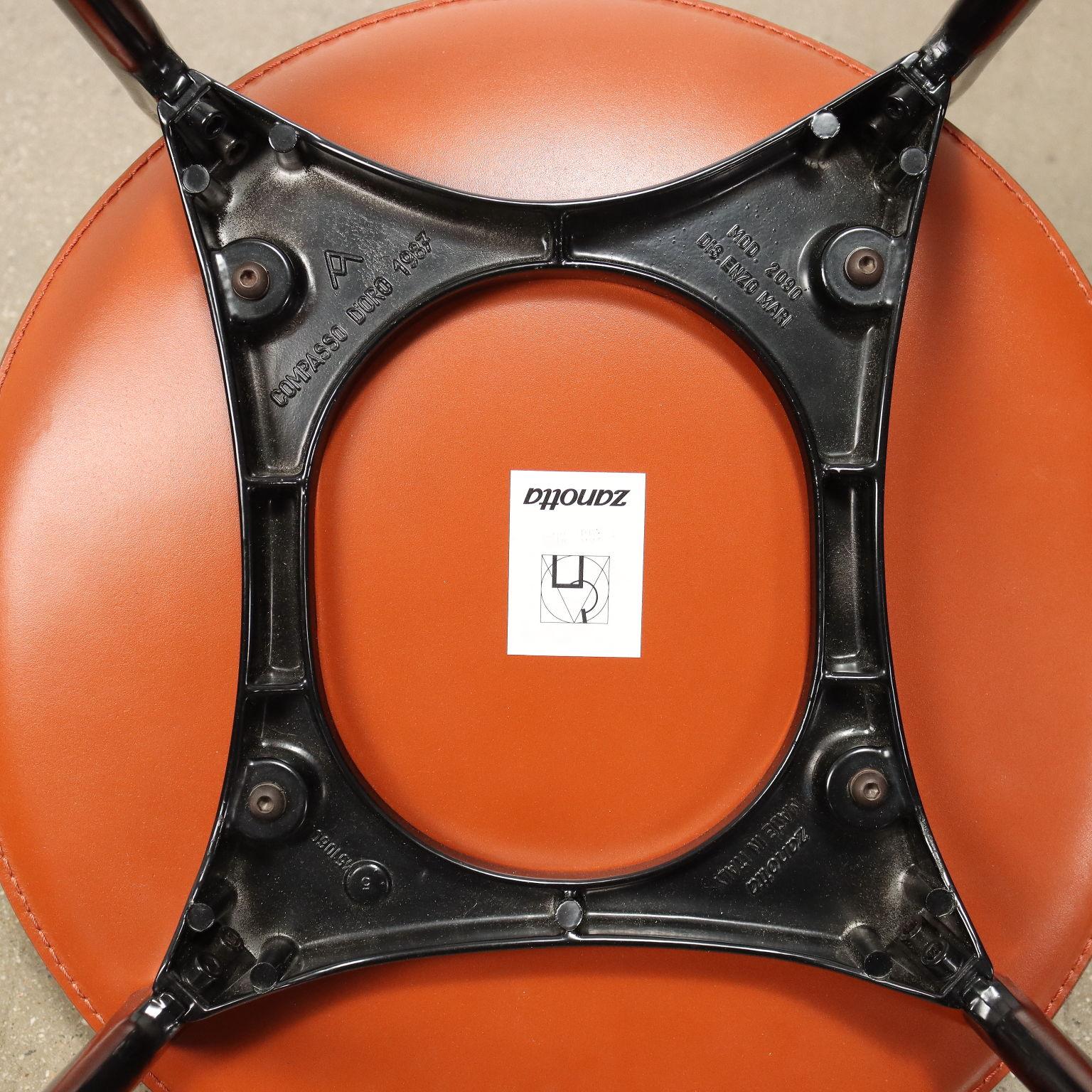 Group of 8 Chairs Zanotta Tonietta 2090 Leather, Italy, 1980s 5