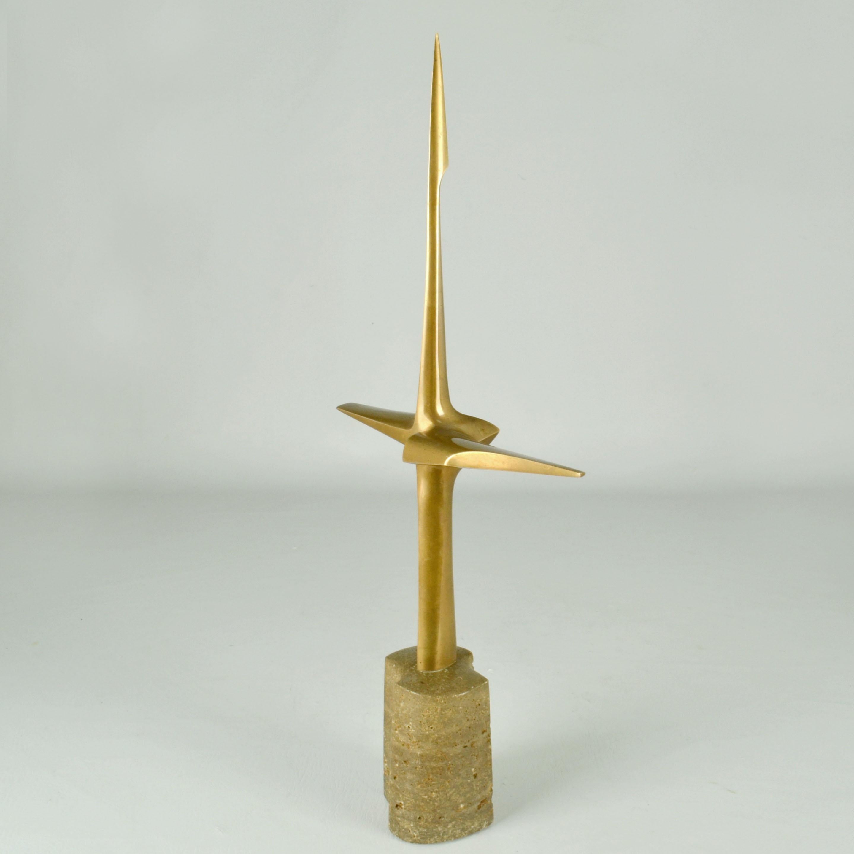 Groupe de sculptures aérodynamiques abstraites en bronze des années 1970 en vente 4