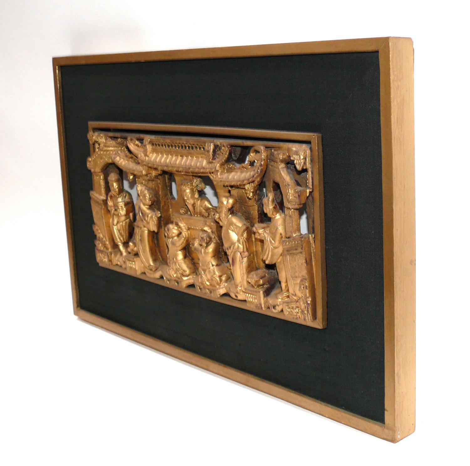 Doré Groupe de plaques asiatiques en bois doré sculpté à la main  en vente