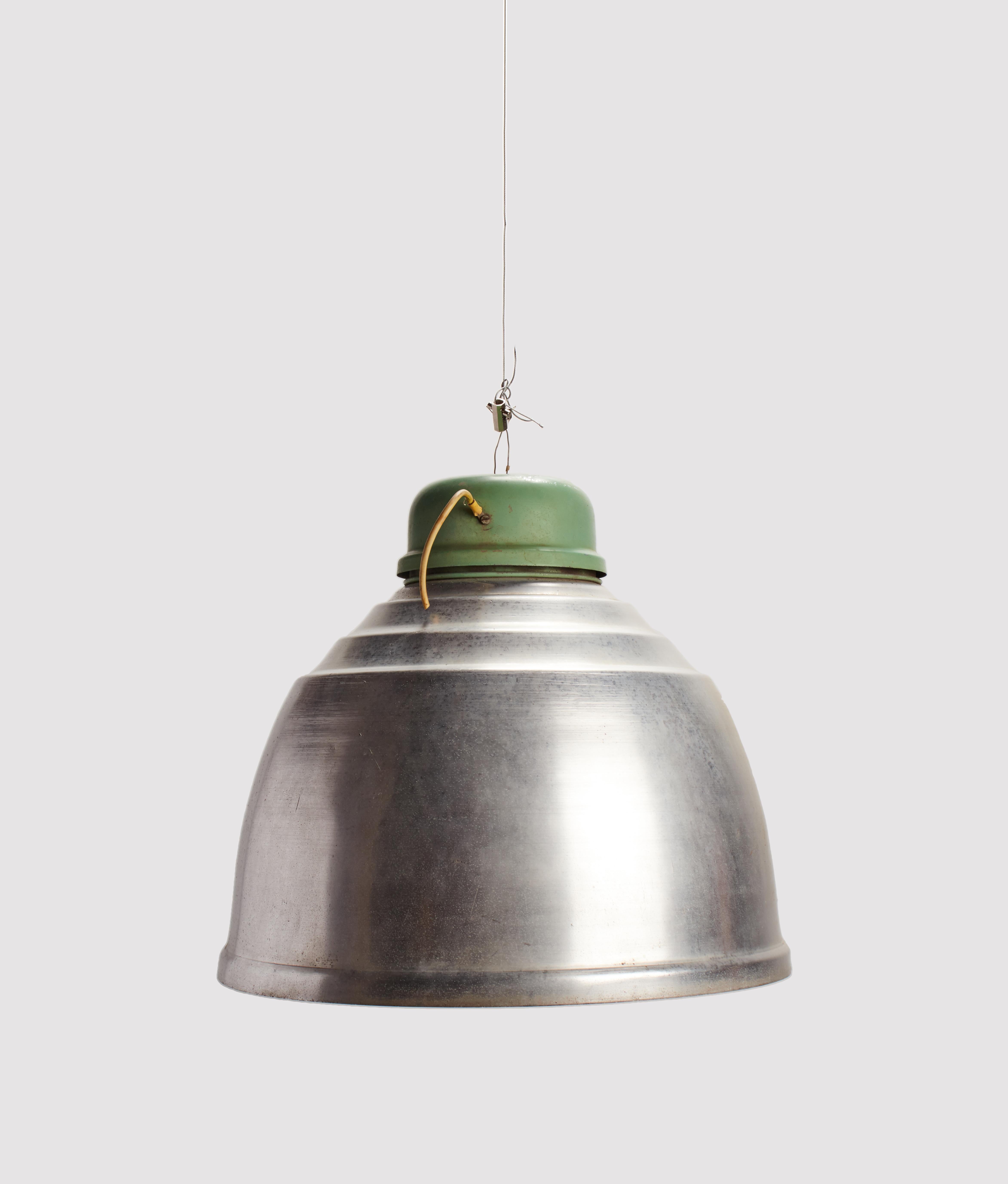 Gruppe großer industrieller Lampen, Italien, 1920 (Italienisch) im Angebot