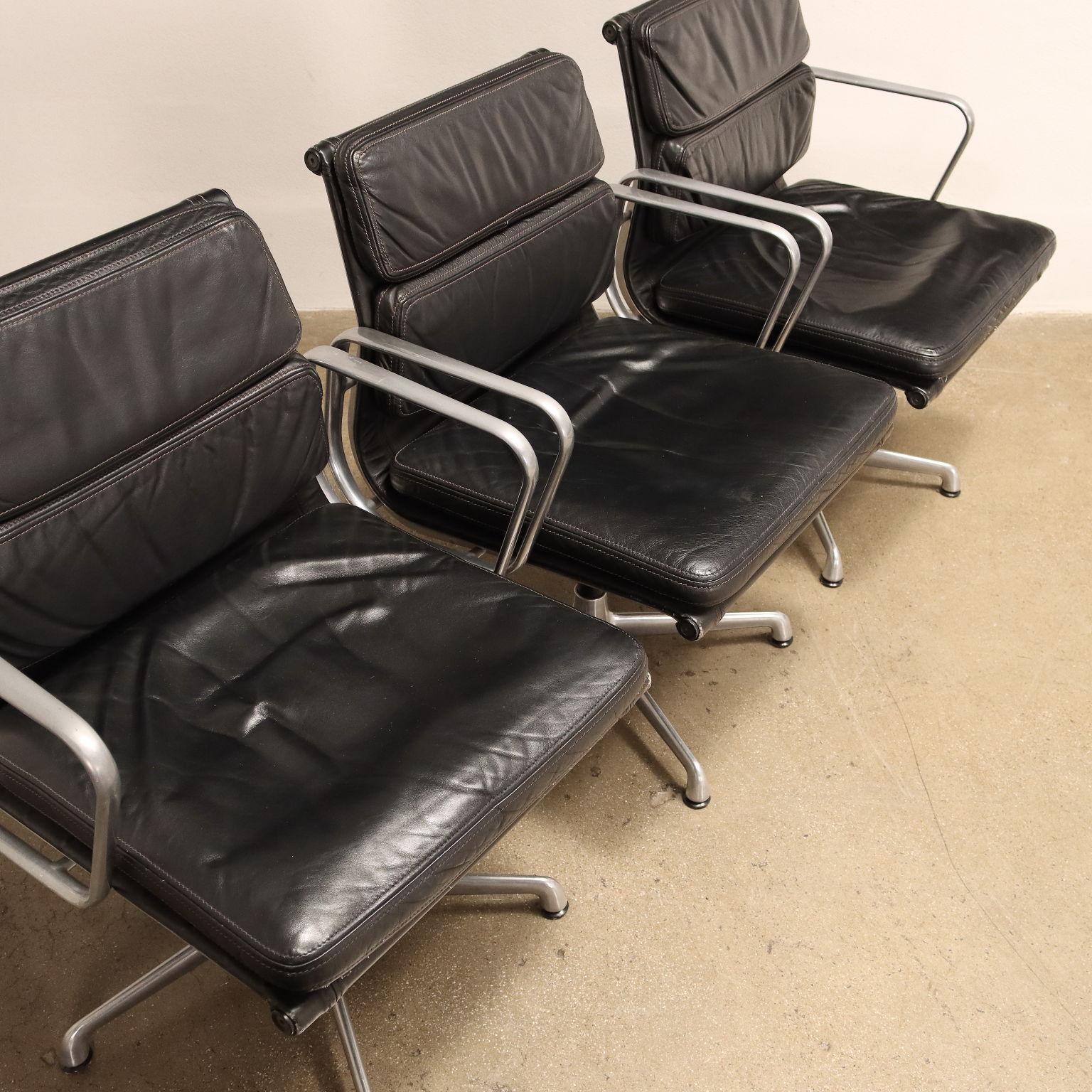 Group of Chairs ICF EA217 Leather Italy 1980s 2