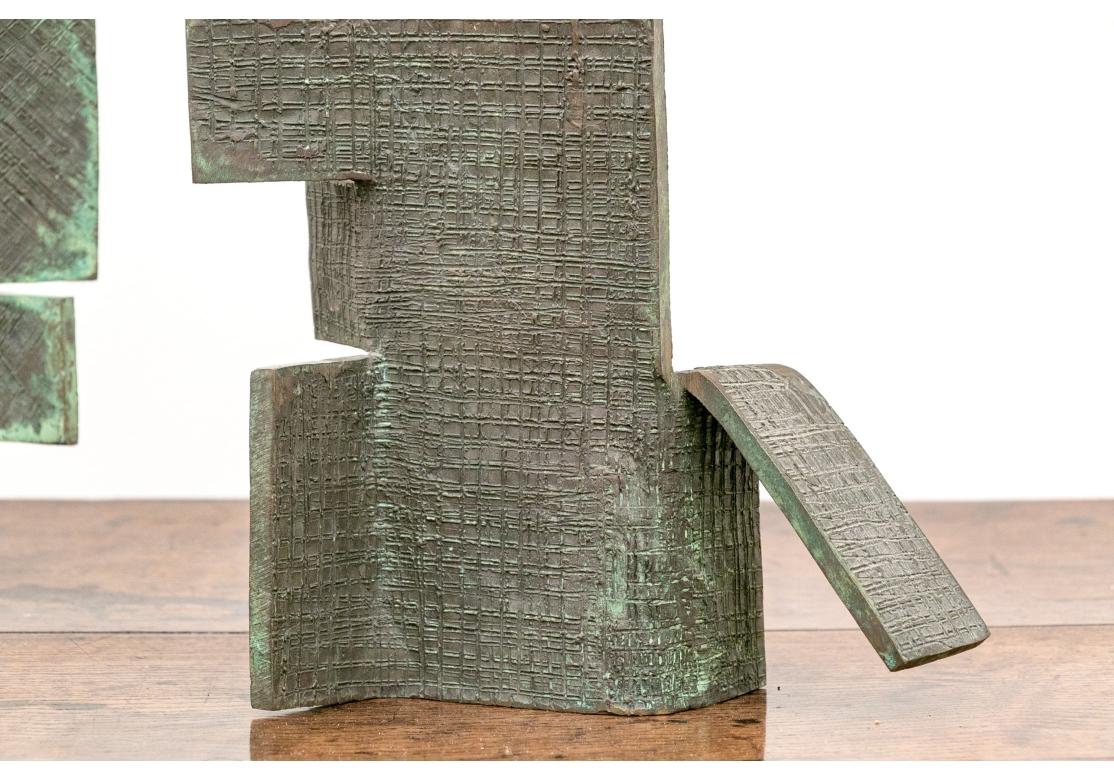 20ième siècle Groupe de cinq sculptures en bronze de forme géométrique du milieu du siècle dernier en vente