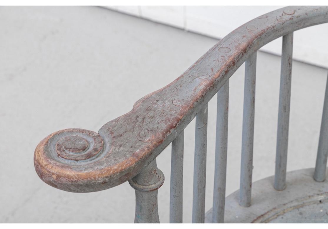 Group of Five Remarkable Philadelphia Style Comb Back Windsor Chairs In Good Condition In Bridgeport, CT