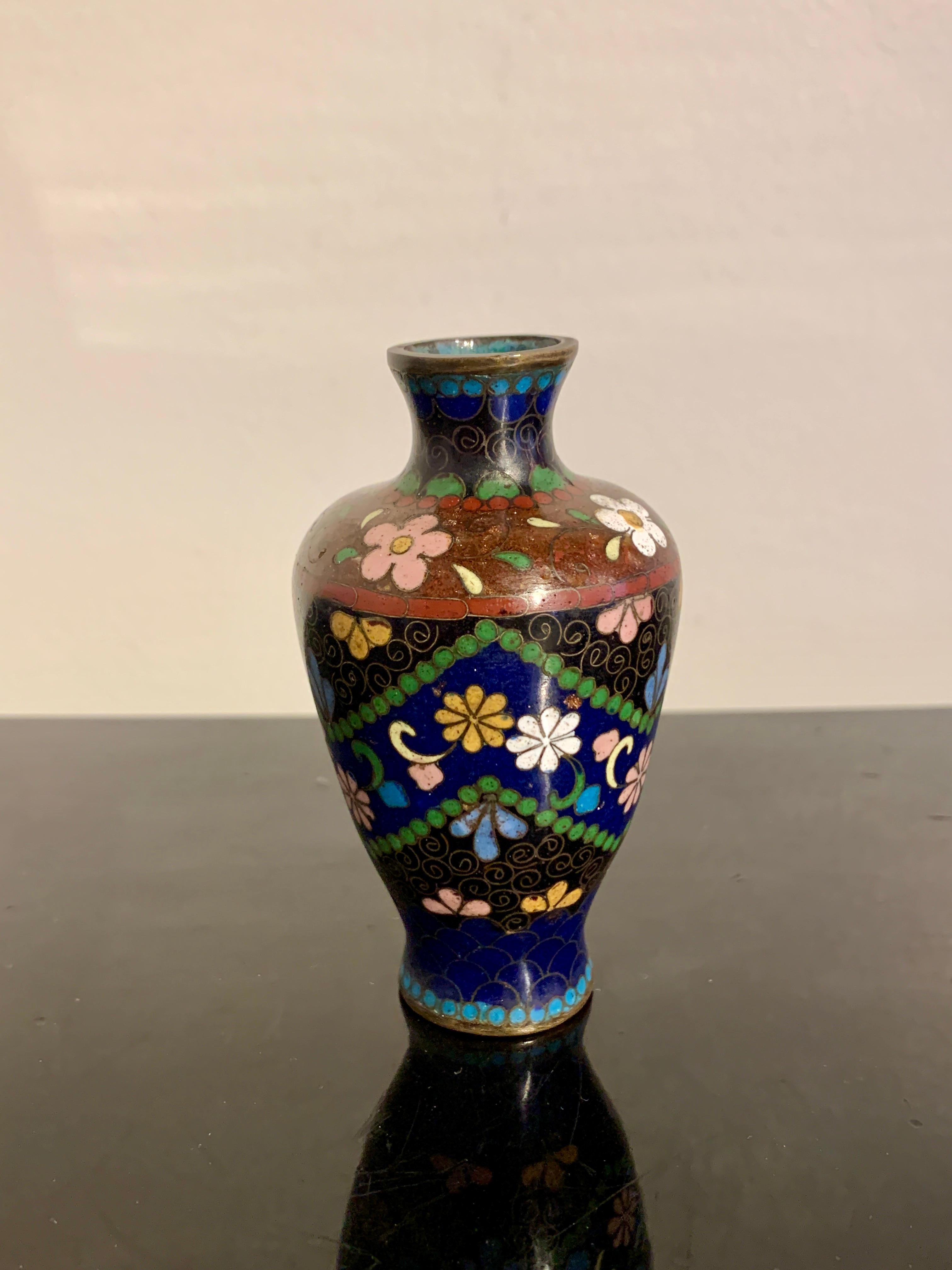 Group of Five Small Japanese Cloisonne Vases, Meiji Period, Early 20th C, Japan 2