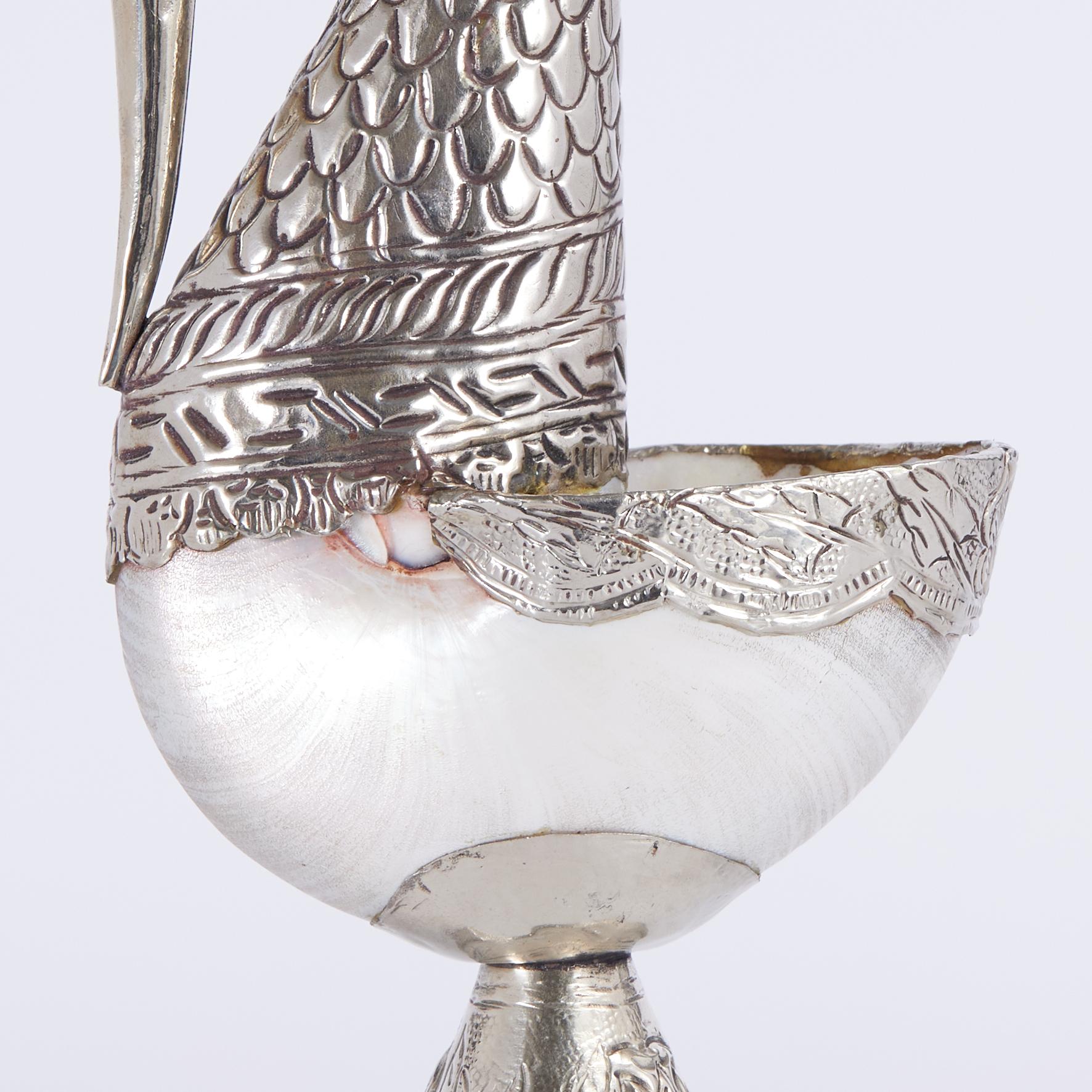 Grupo de cuatro cisnes angloindios de concha marina y metal, precio individual en venta 2