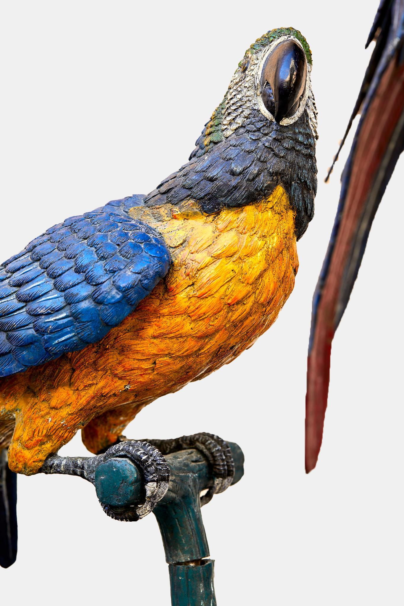 Group of parrots on a painted bronze perch,
French work from the 1970s, France.
Height 176 cm, diameter 90 cm, depth 80 cm.