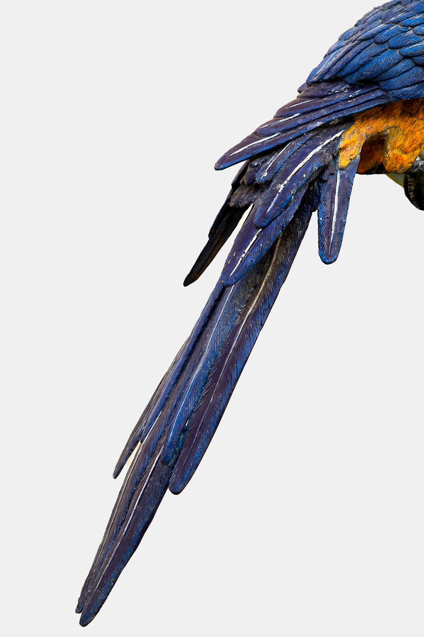 French Group of parrots on a painted bronze perch, 1970. For Sale