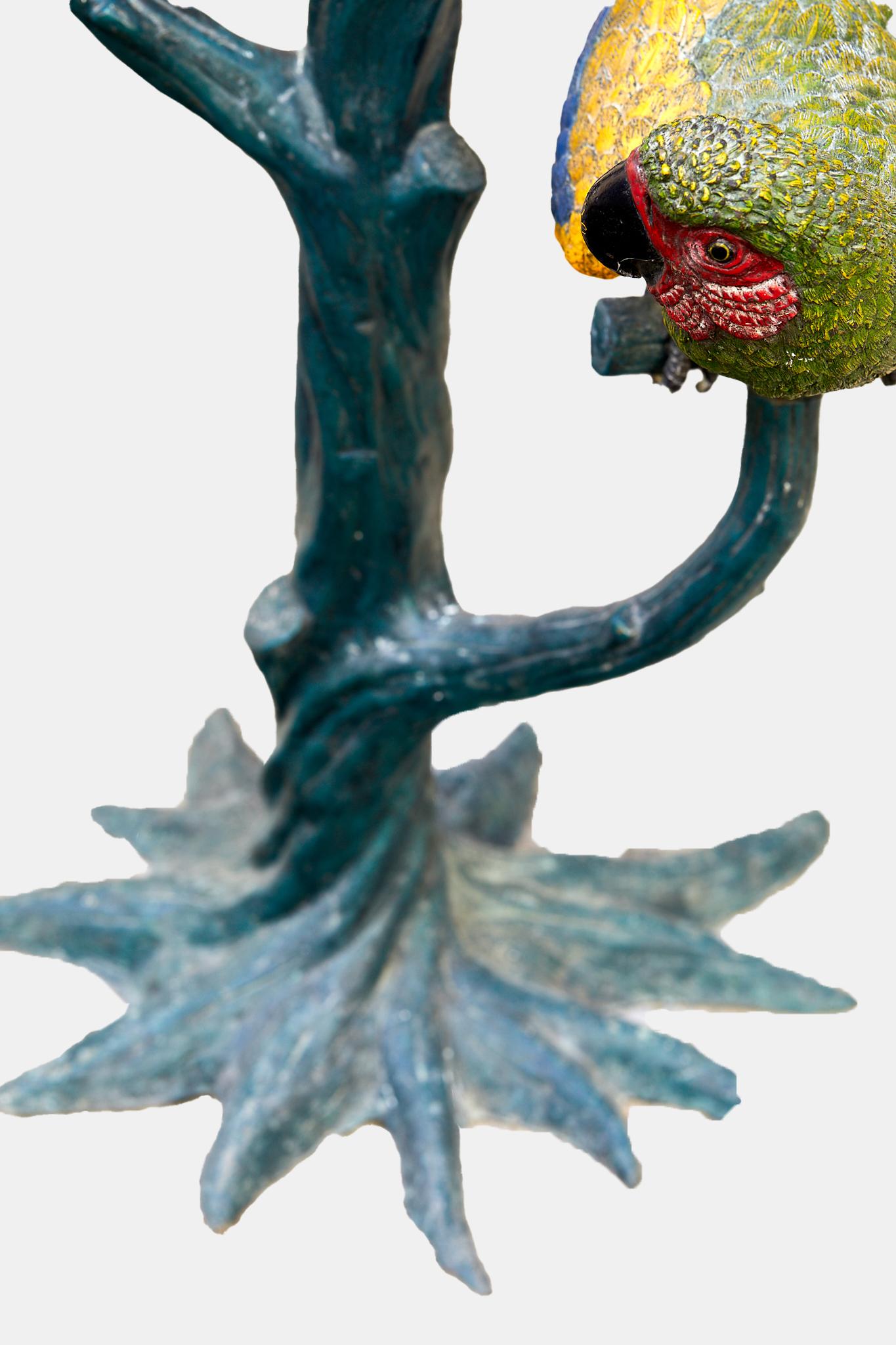 Group of parrots on a painted bronze perch, 1970. For Sale 1