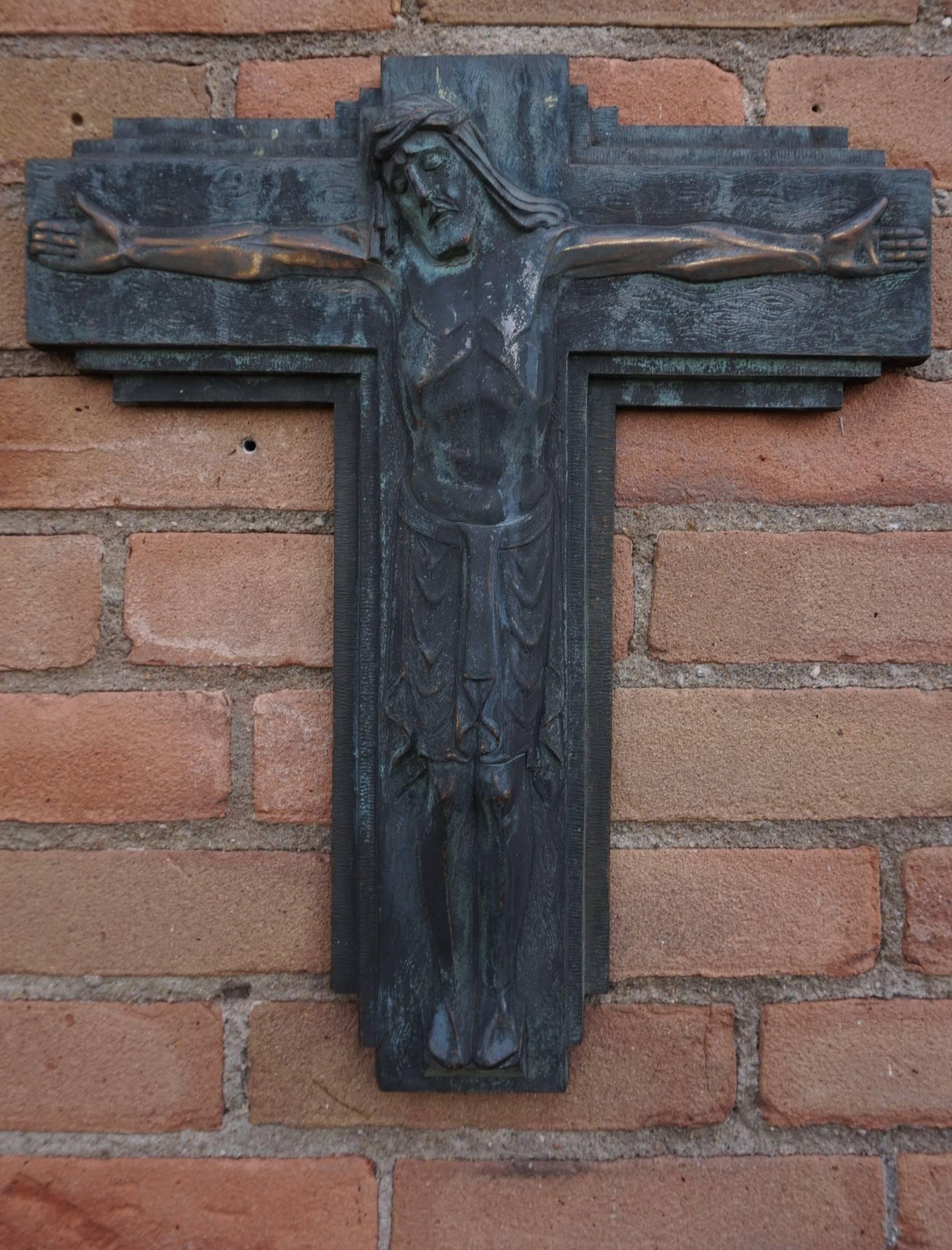 Belge Groupe de plaques murales religieuses Art déco en bronze par Sylvain Norga Crucifix & Plus