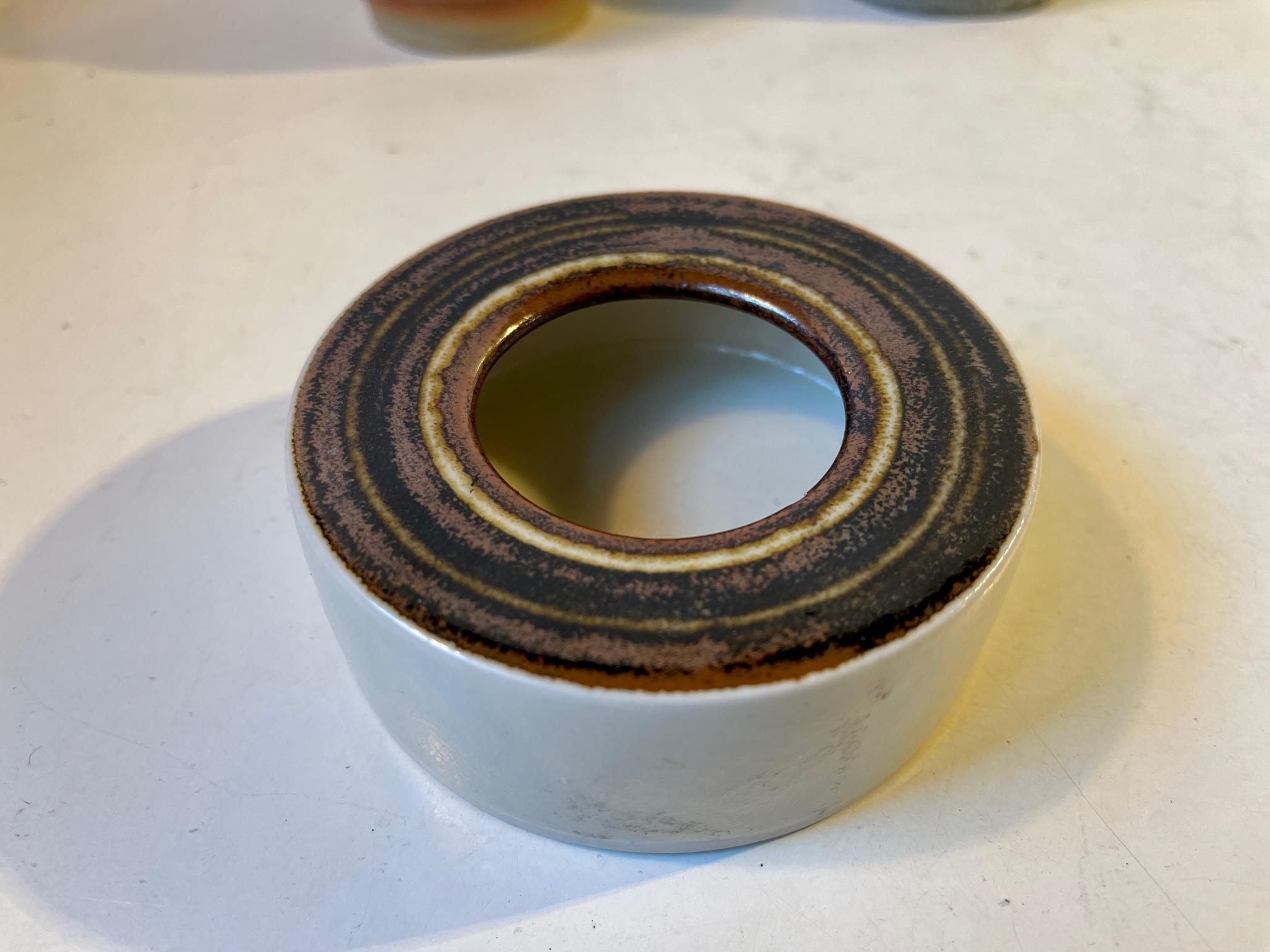 Vernissé Groupe de vases d'atelier modernes scandinaves en céramique émaillée, 1970 en vente
