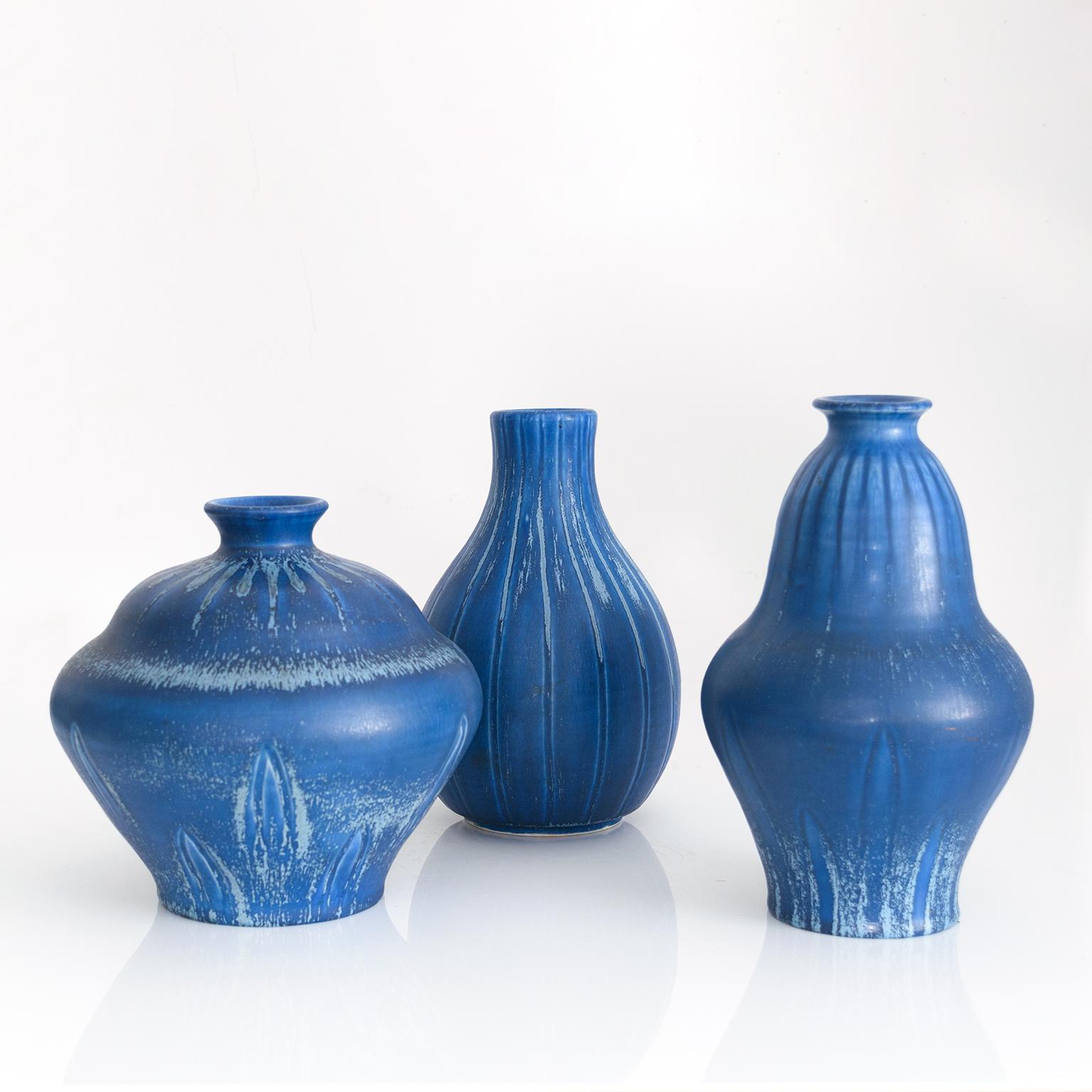 Glazed Group of Scandinavian Modern vases in blue glaze by Bo Fajans, Sweden 1940's For Sale