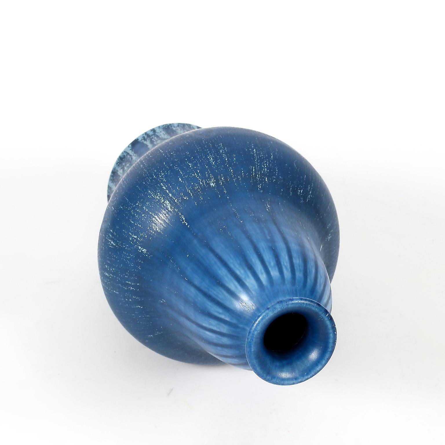Gruppe skandinavisch-moderner Vasen aus blauer Glasur von Bo Fajans, Schweden, 1940er Jahre (Keramik) im Angebot