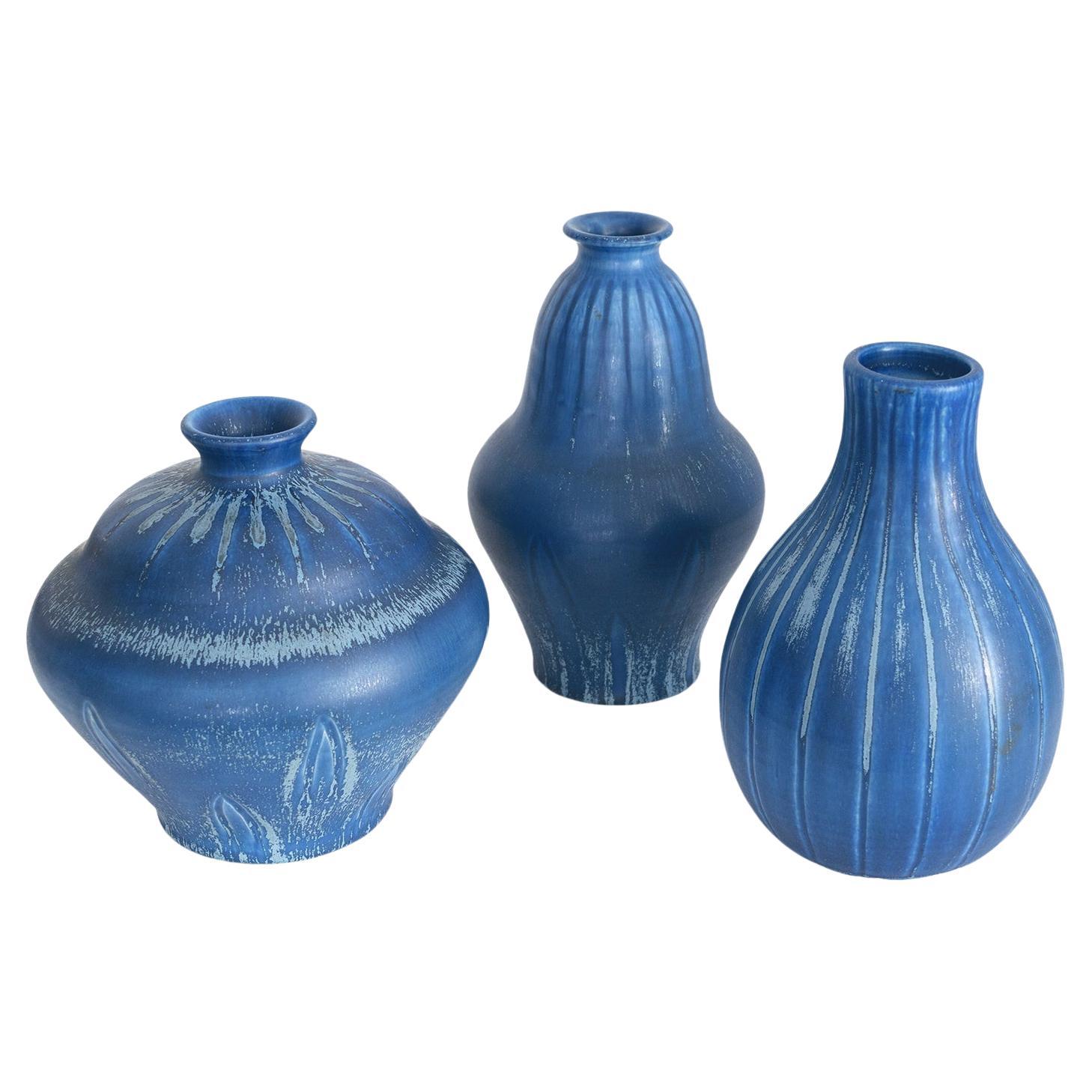 Group of Scandinavian Modern vases in blue glaze by Bo Fajans, Sweden 1940's For Sale