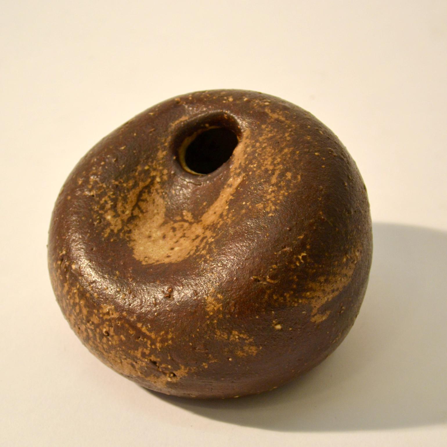 Group of Studio Ceramic Free Form Pebble Vases in Earth Tones by Jaan Mobach For Sale 2