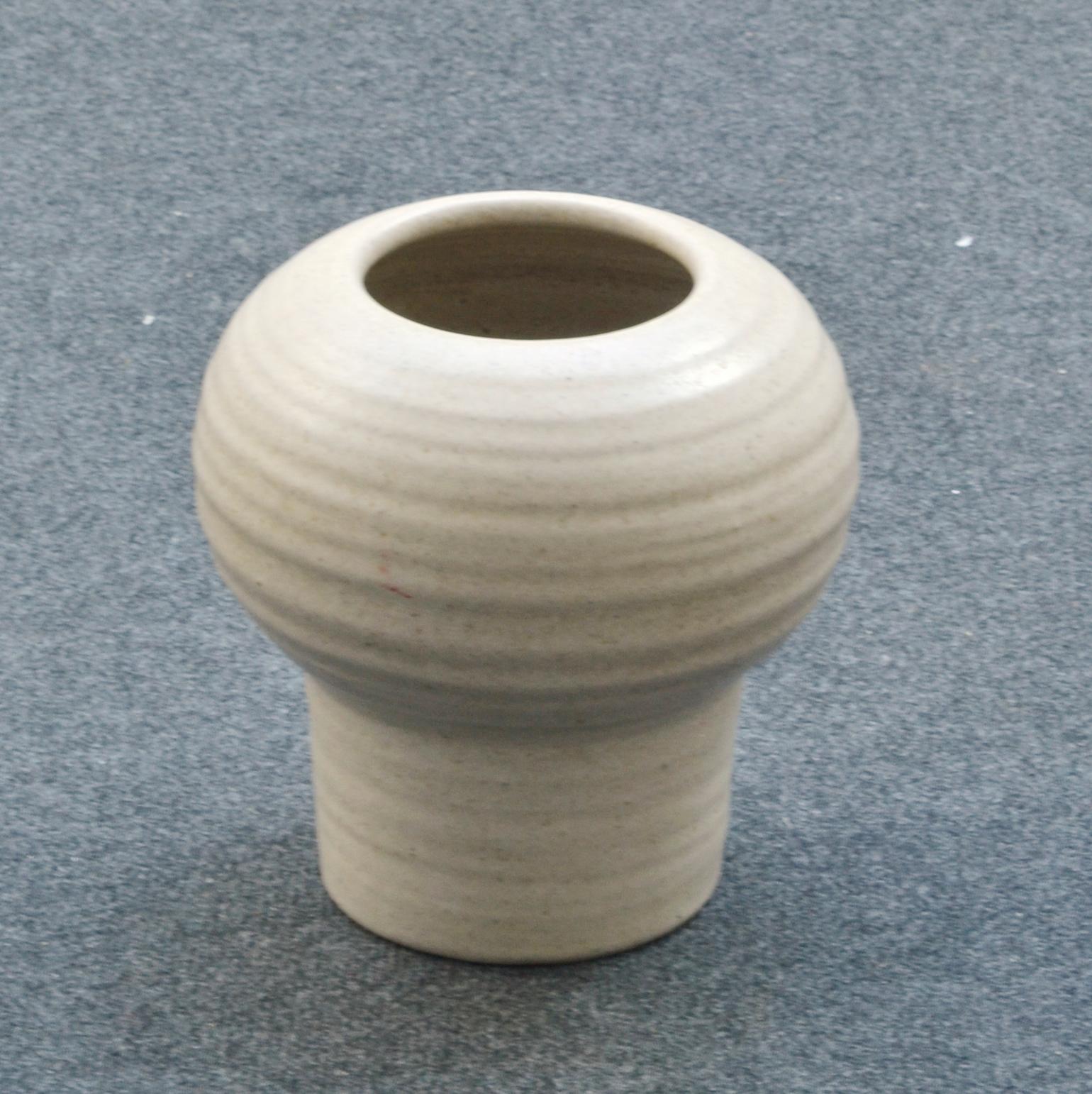 Group of Tall Studio Pottery Chalk White Sculptural Vases In Excellent Condition For Sale In London, GB
