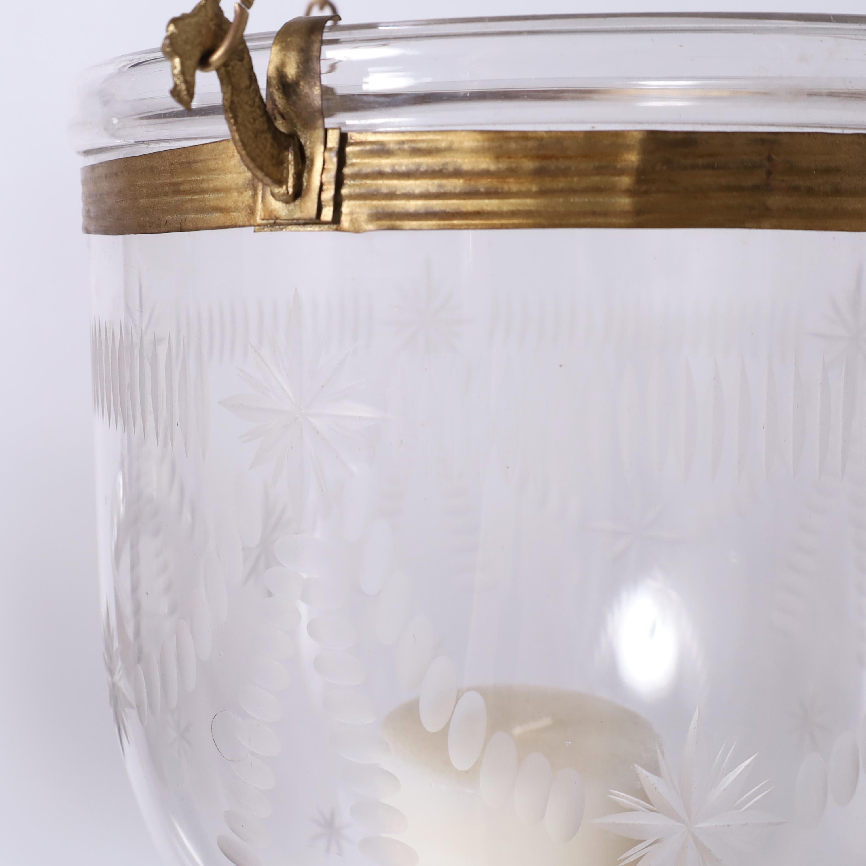 Groupe de trois appliques anciennes à cloche fumée, vendues individuellement en vente 2
