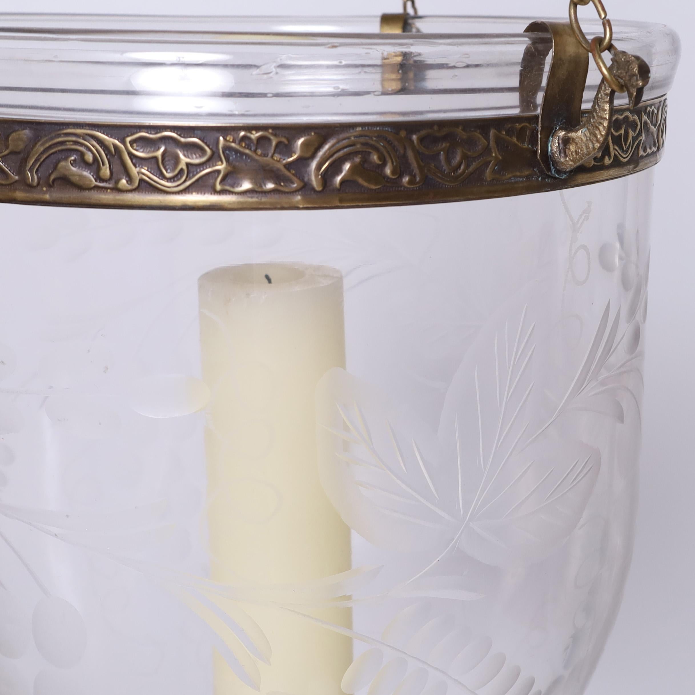 Belge Groupe de trois appliques anciennes à cloche fumée, vendues individuellement en vente
