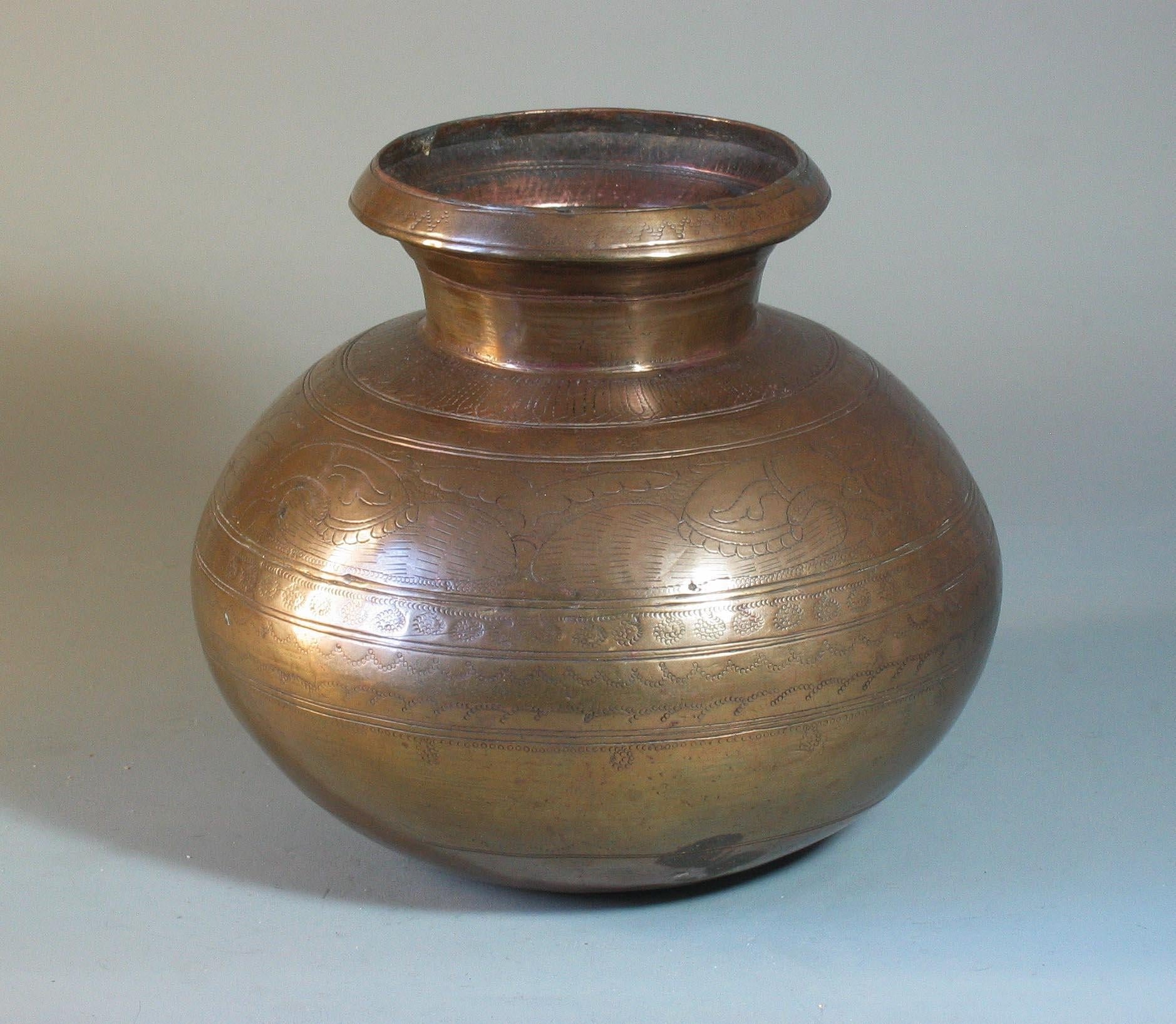 Anglo-Indian Group of Three Brass Vases Lotas Tanjore South India For Sale