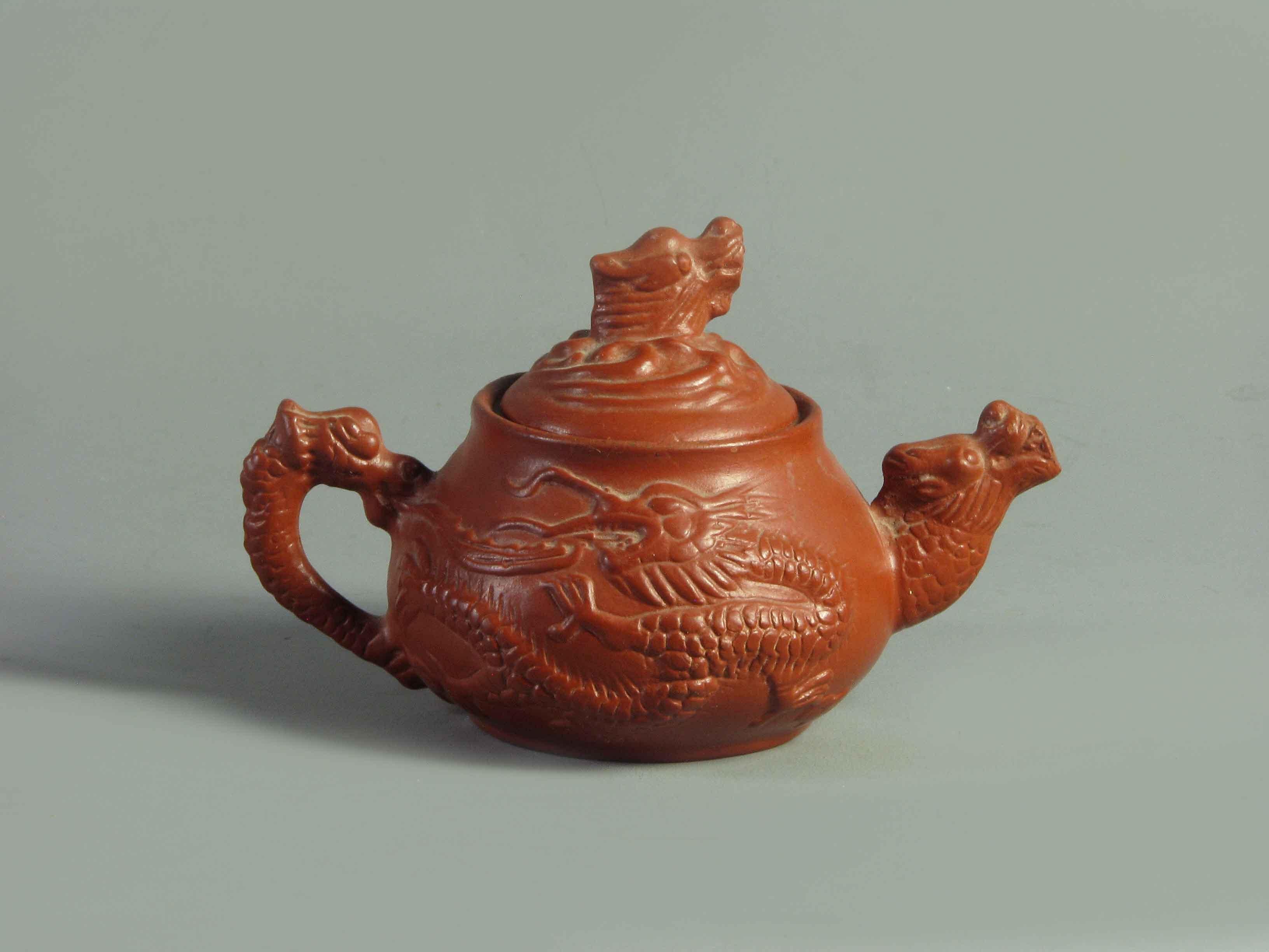  Gruppe von drei chinesischen Yixing- und Marmor-Teekannen China, 20. Jahrhundert  im Zustand „Gut“ im Angebot in Ottawa, Ontario