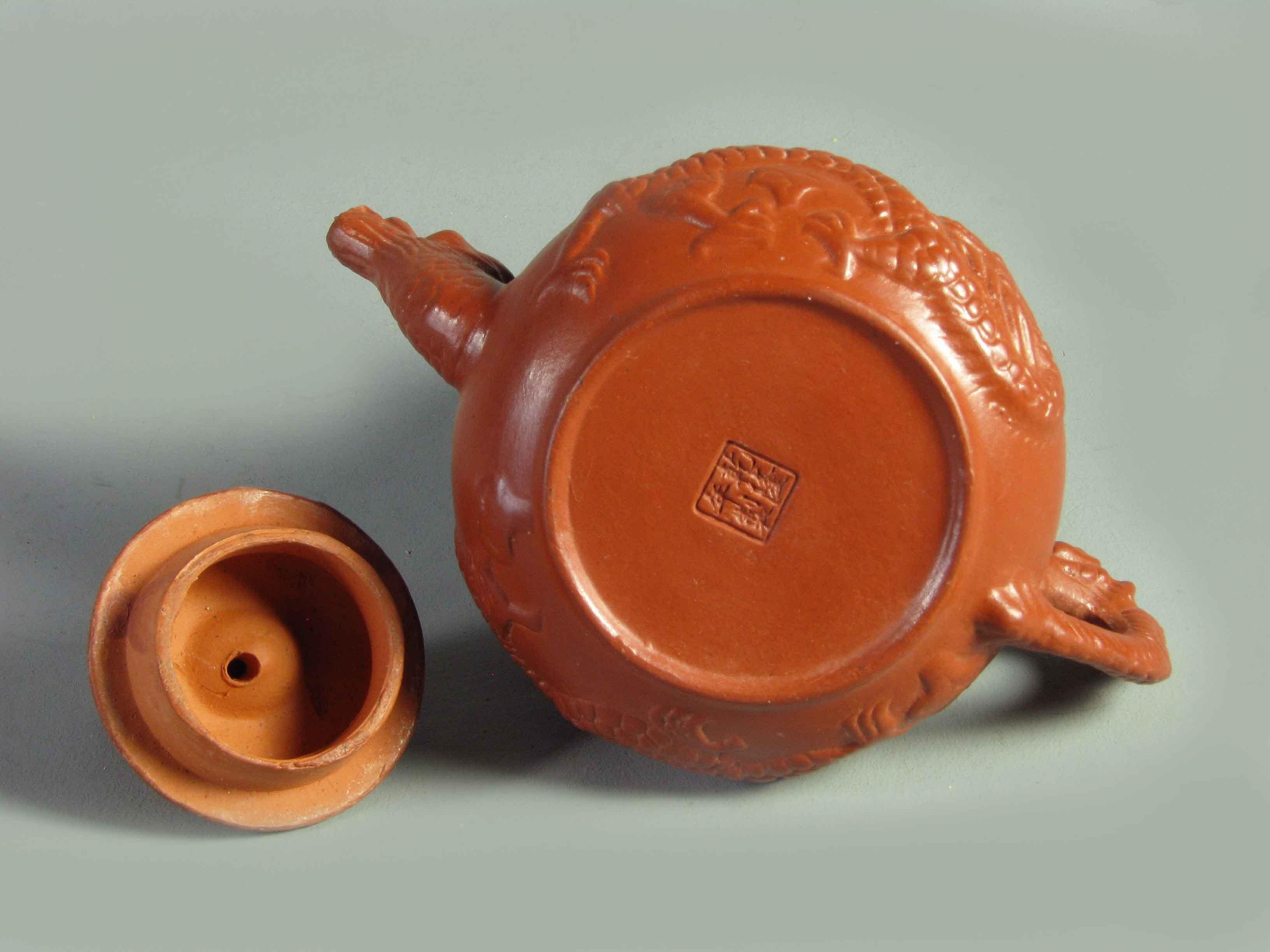  Gruppe von drei chinesischen Yixing- und Marmor-Teekannen China, 20. Jahrhundert  im Angebot 1