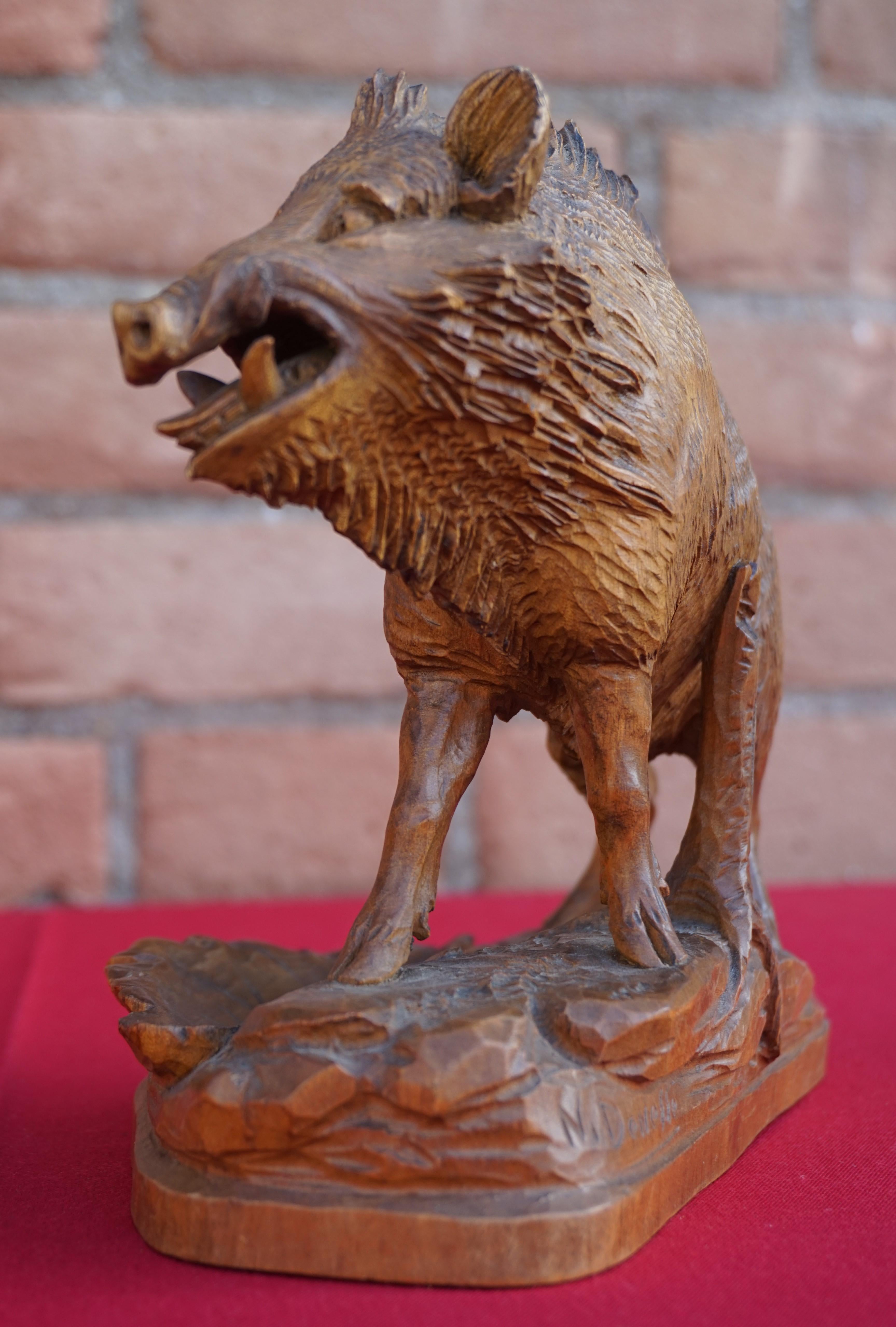 Group of Three Hand Carved Swiss Black Forest Wild Boar Sculptures by N. Deneffe In Good Condition For Sale In Lisse, NL