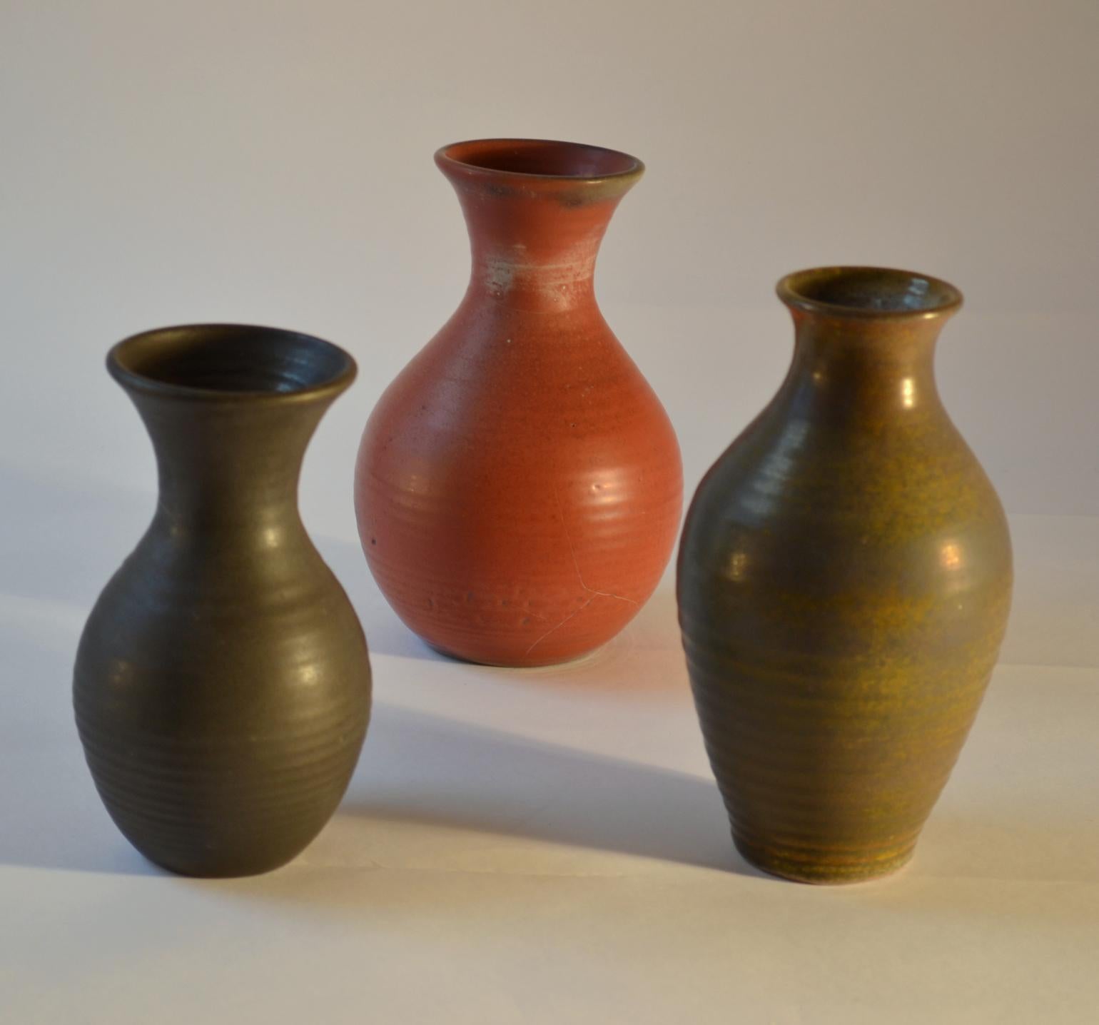 Group of Three Mid Century Ceramic Dutch Studio Vases in Earth Tones In Excellent Condition For Sale In London, GB