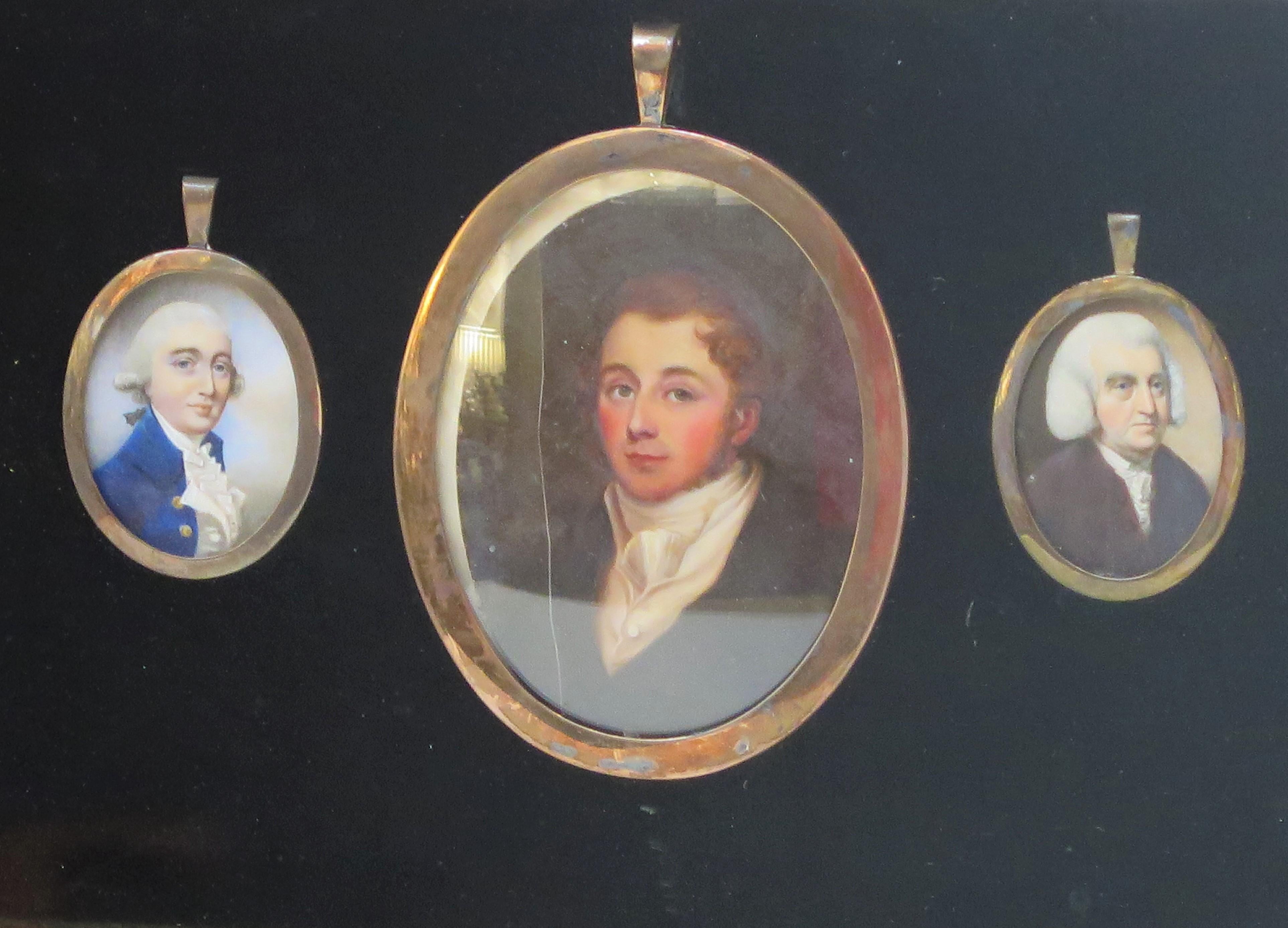 Regency Groupe de trois portraits miniatures / Gentlemen anglais en vente