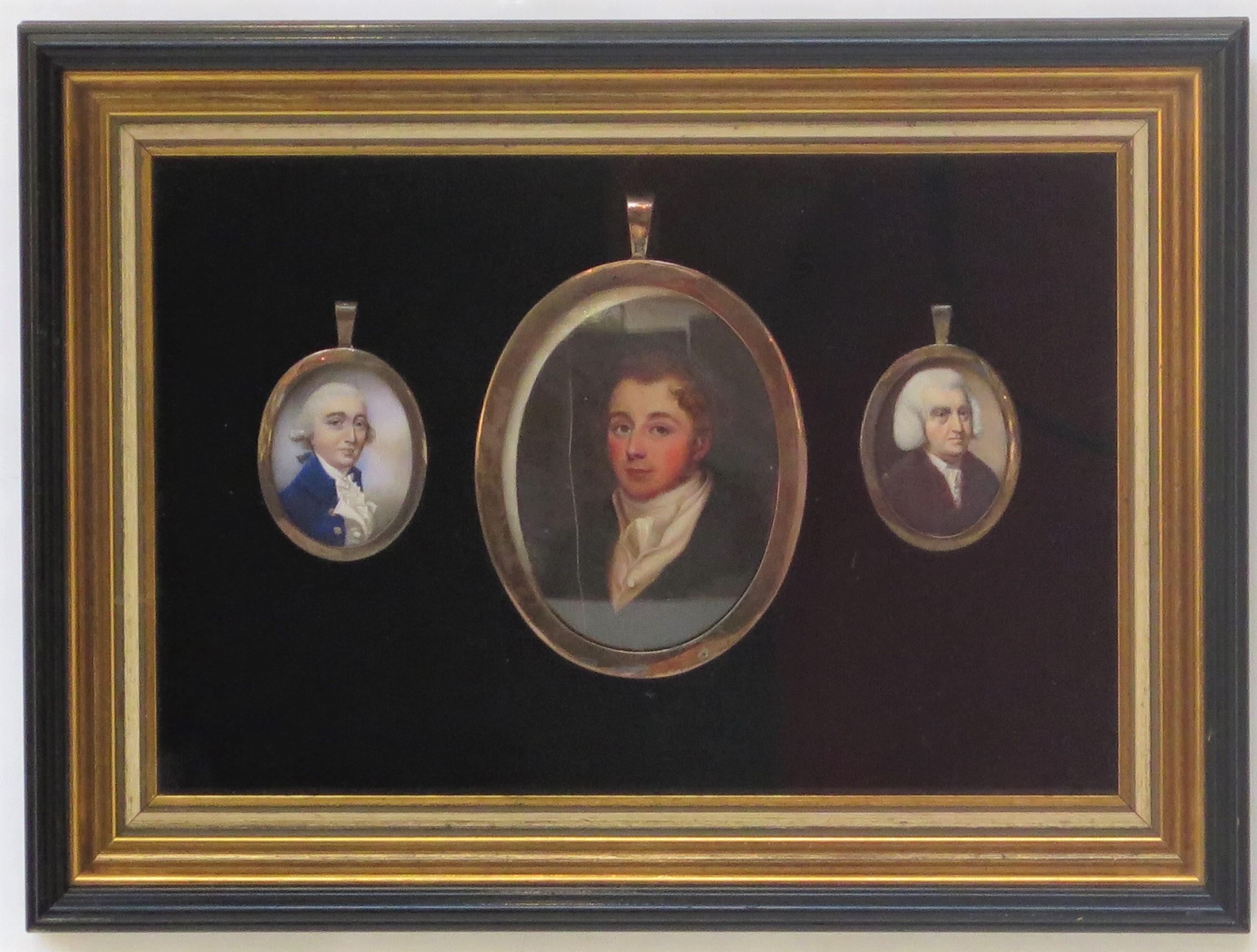 Groupe de trois portraits miniatures / Gentlemen anglais Bon état - En vente à Dallas, TX