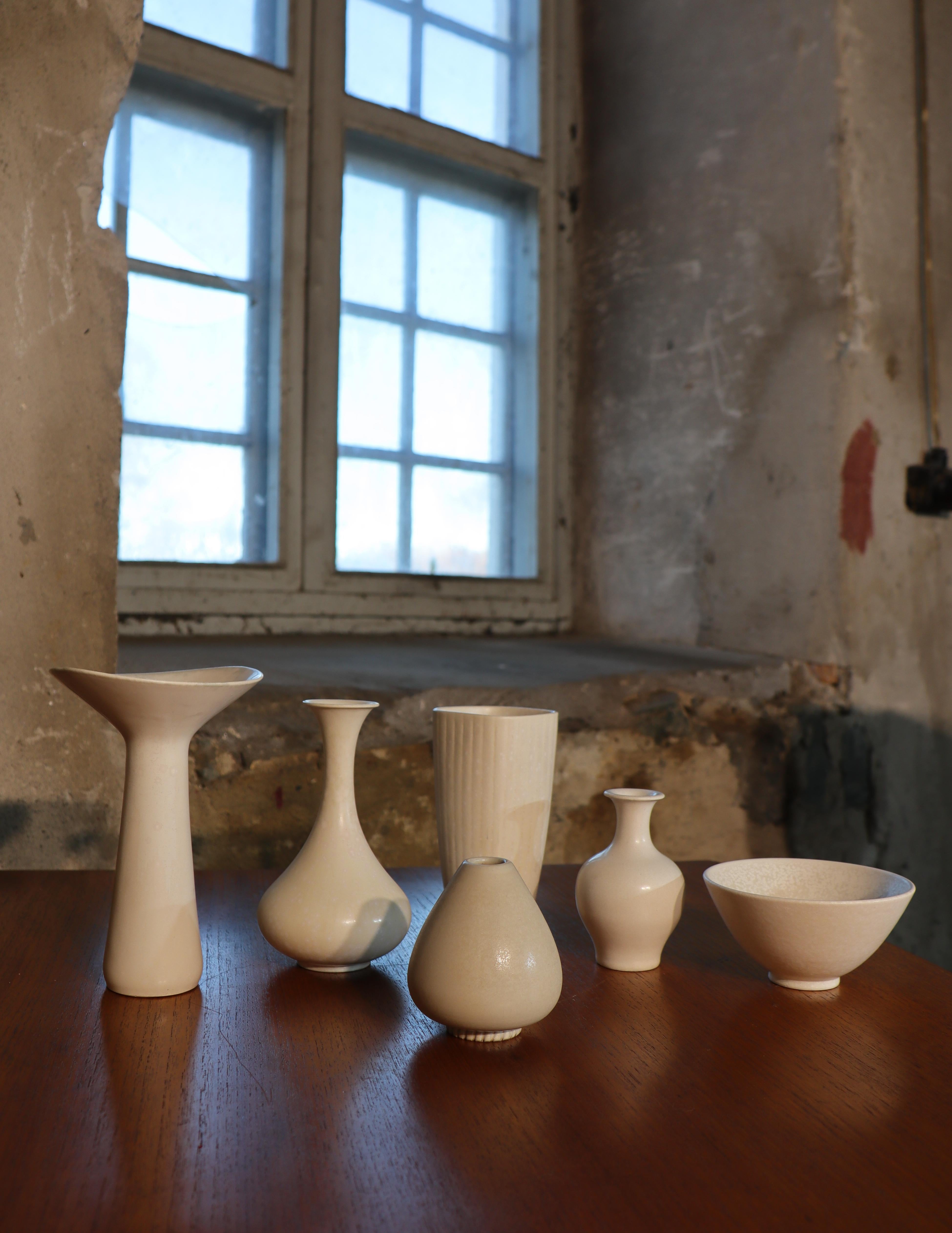 Smaltato Group of White Ceramics by Nylund & Stålhane - Rörstrand - Midcentury Modern in vendita