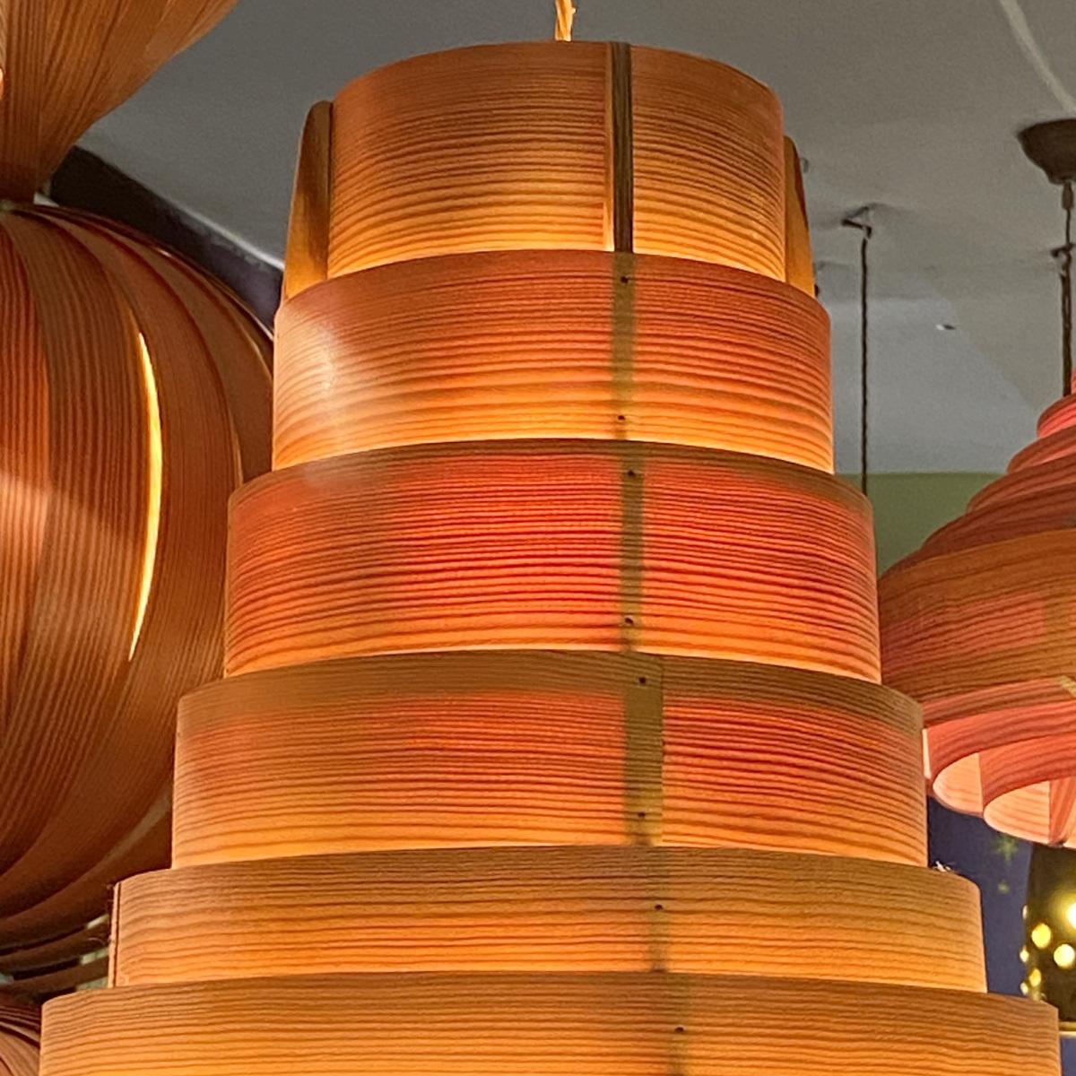 Groupe de quatre grandes lampes en contreplaqué Hans Agne Jacobsson 3