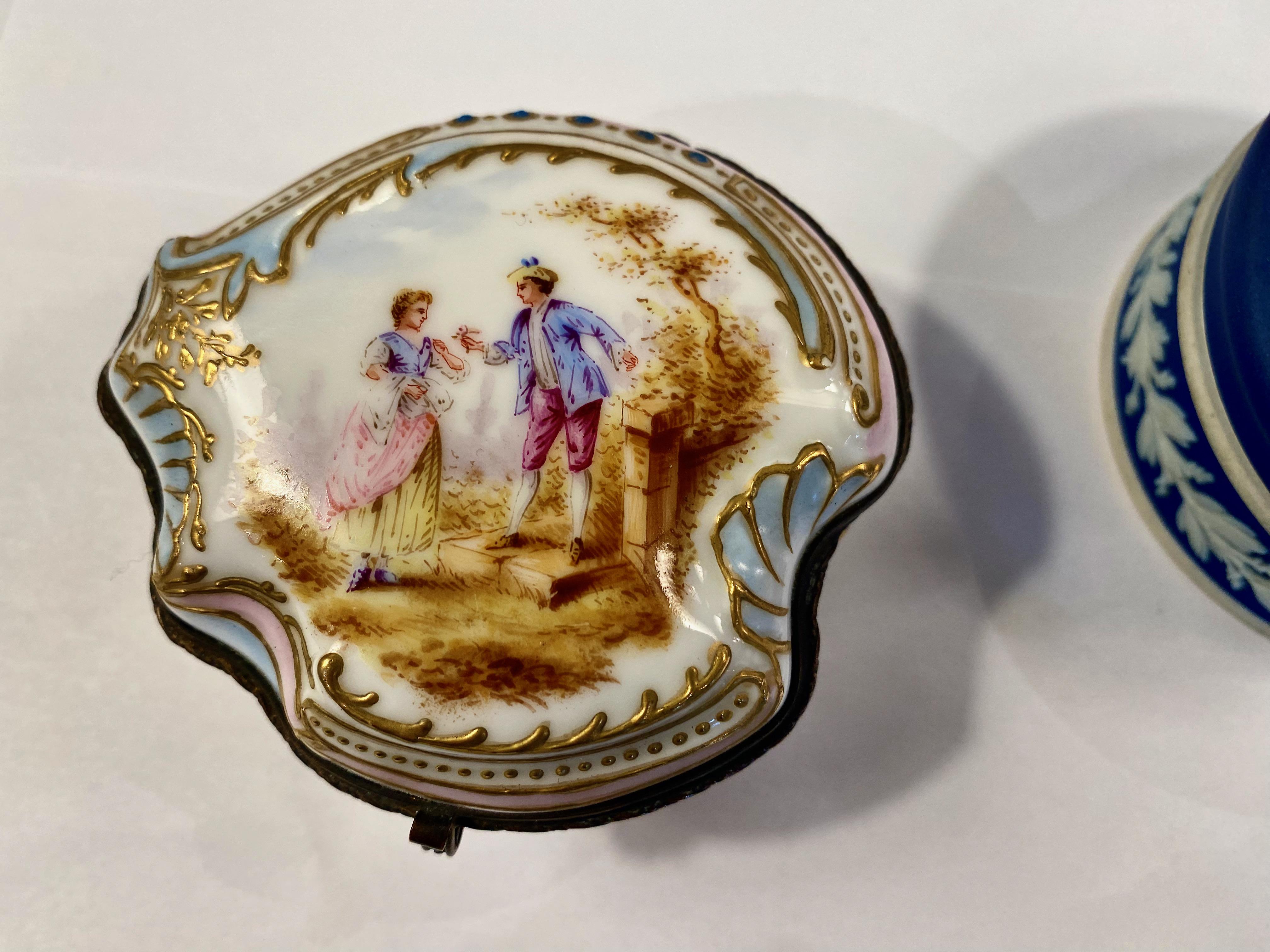 20th Century Grouping of 3 French and English Porcelain boxes For Sale