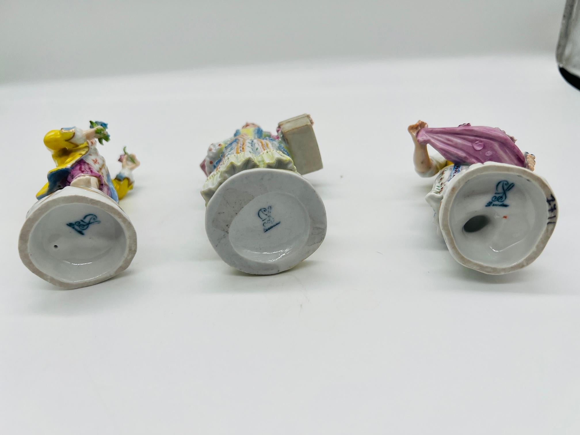 XX secolo Raggruppamento di figurine di raccoglitori di fiori di Dresden Porcelain, Carl Thieme in vendita