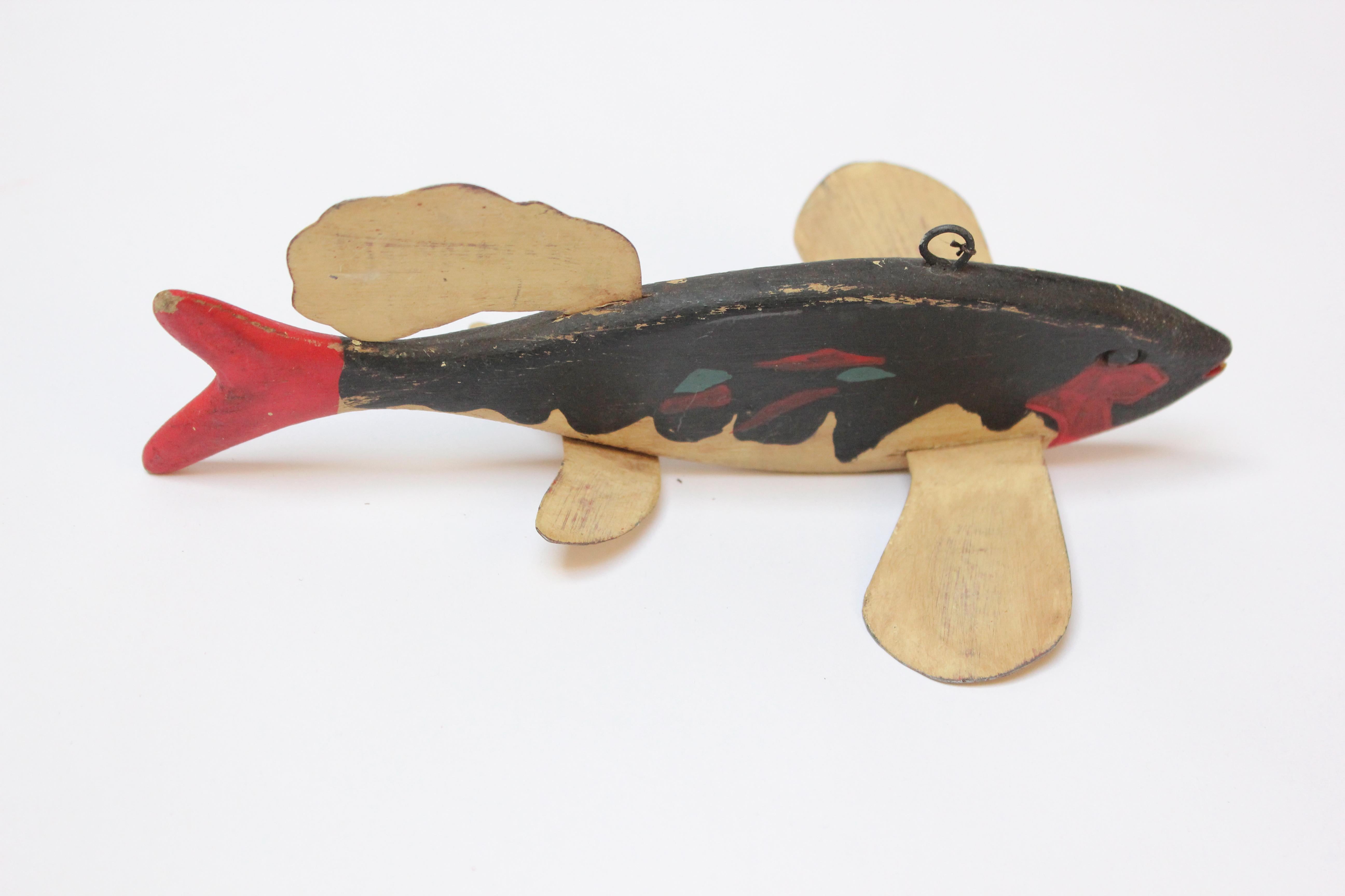 Grouping of Five Hand-Painted and Carved American Folk Art Fish Decoys For Sale 3