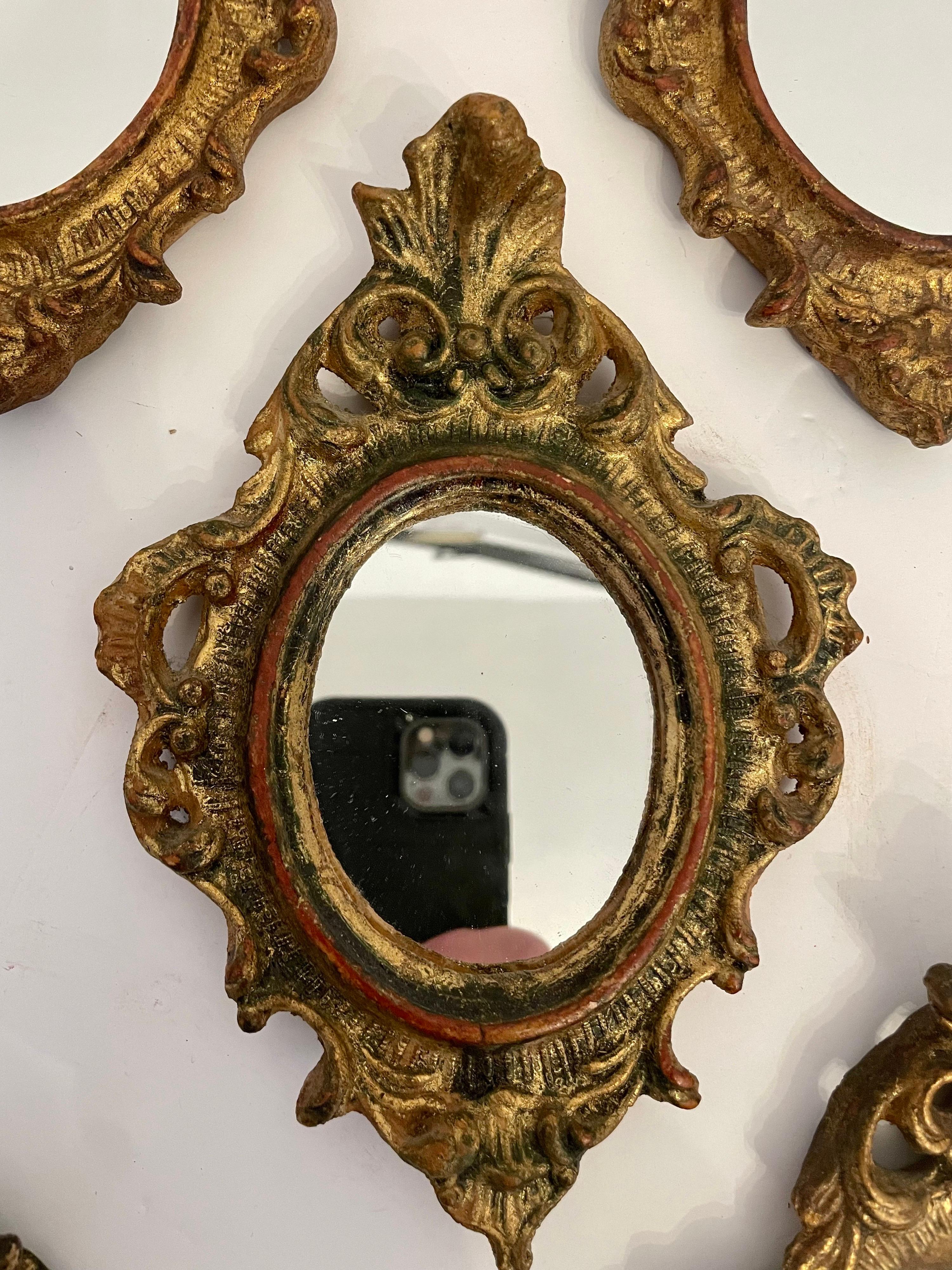 Milieu du XXe siècle Groupe de cinq miroirs florentins en bois doré italien