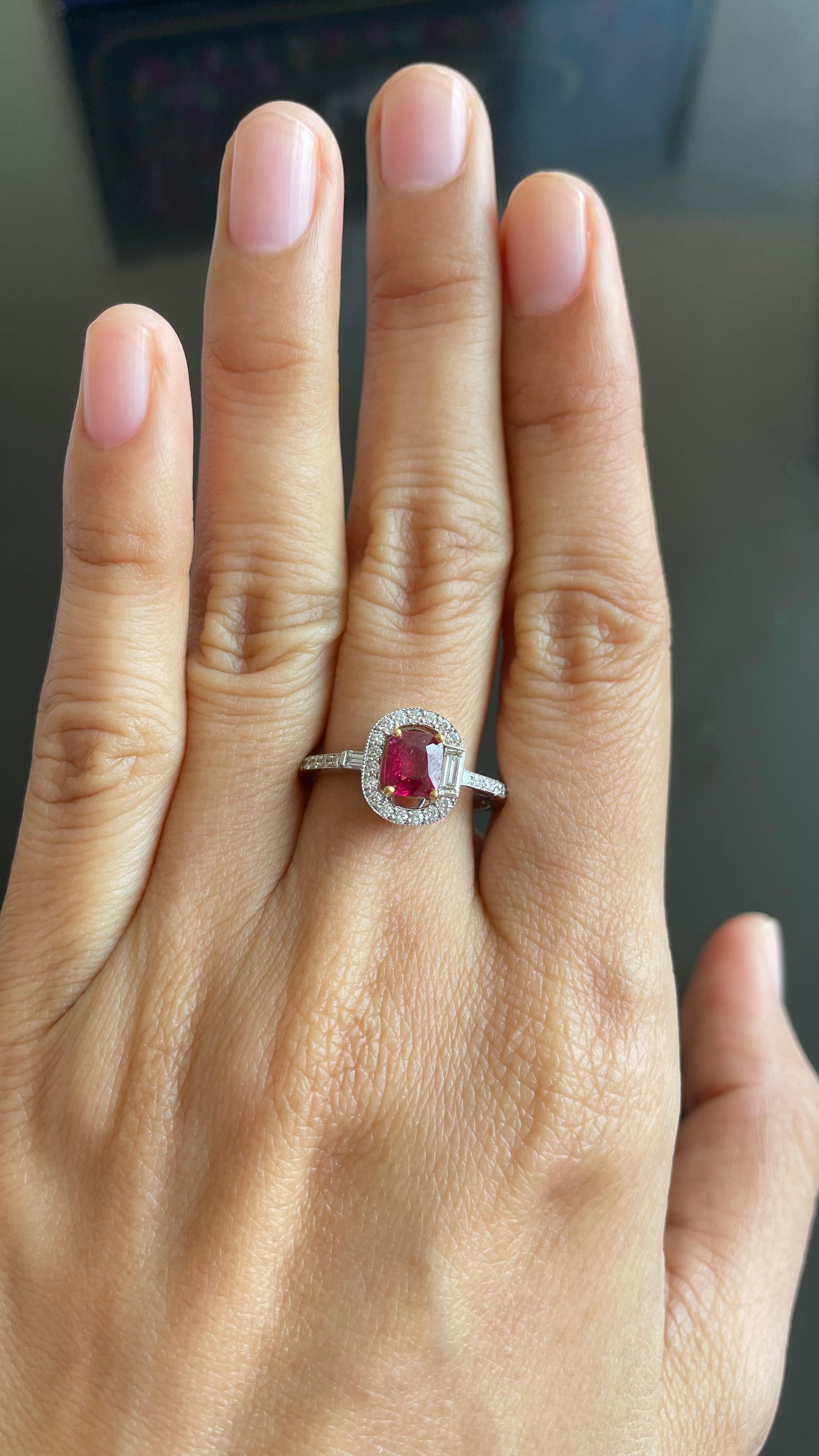 GRS 0.76 Carat Pigeon Blood Burma No Heat Ruby and Diamond Ring in 18 Karat Gold For Sale 1