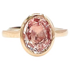 GRS 2,80 Karat Madagaskar Orange Padparadscha Oval Sapphire Ring in 18K
