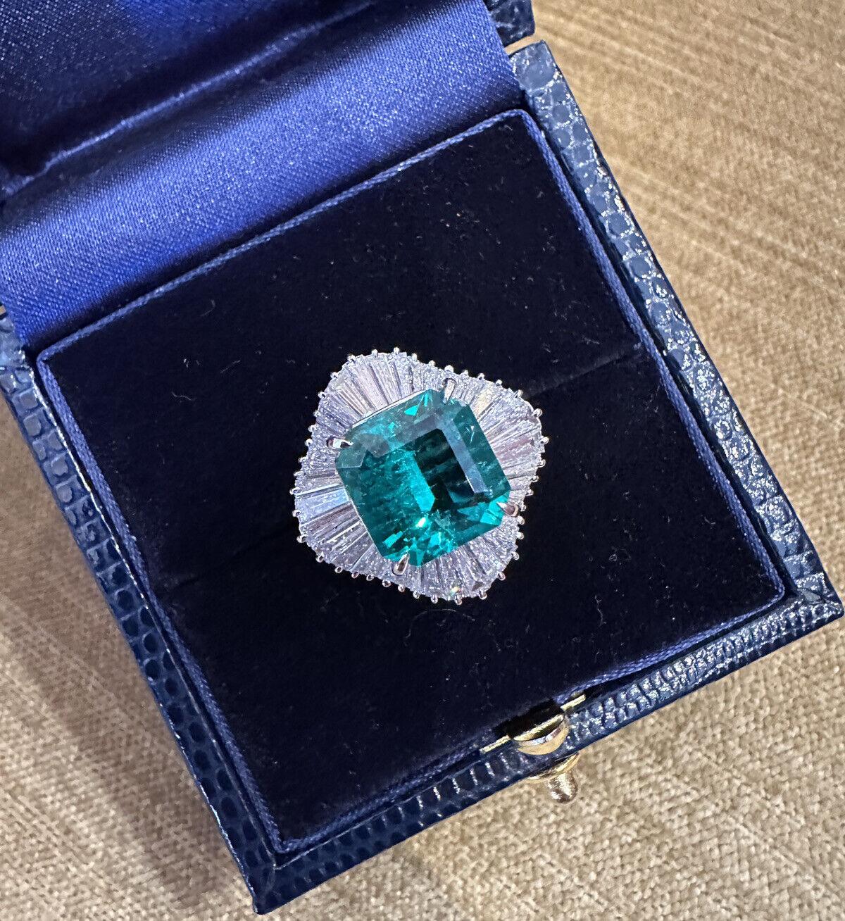 GRS 3.39 Carat Colombian Emerald Ballerina Diamond Cocktail Ring in Platinum In Excellent Condition For Sale In La Jolla, CA