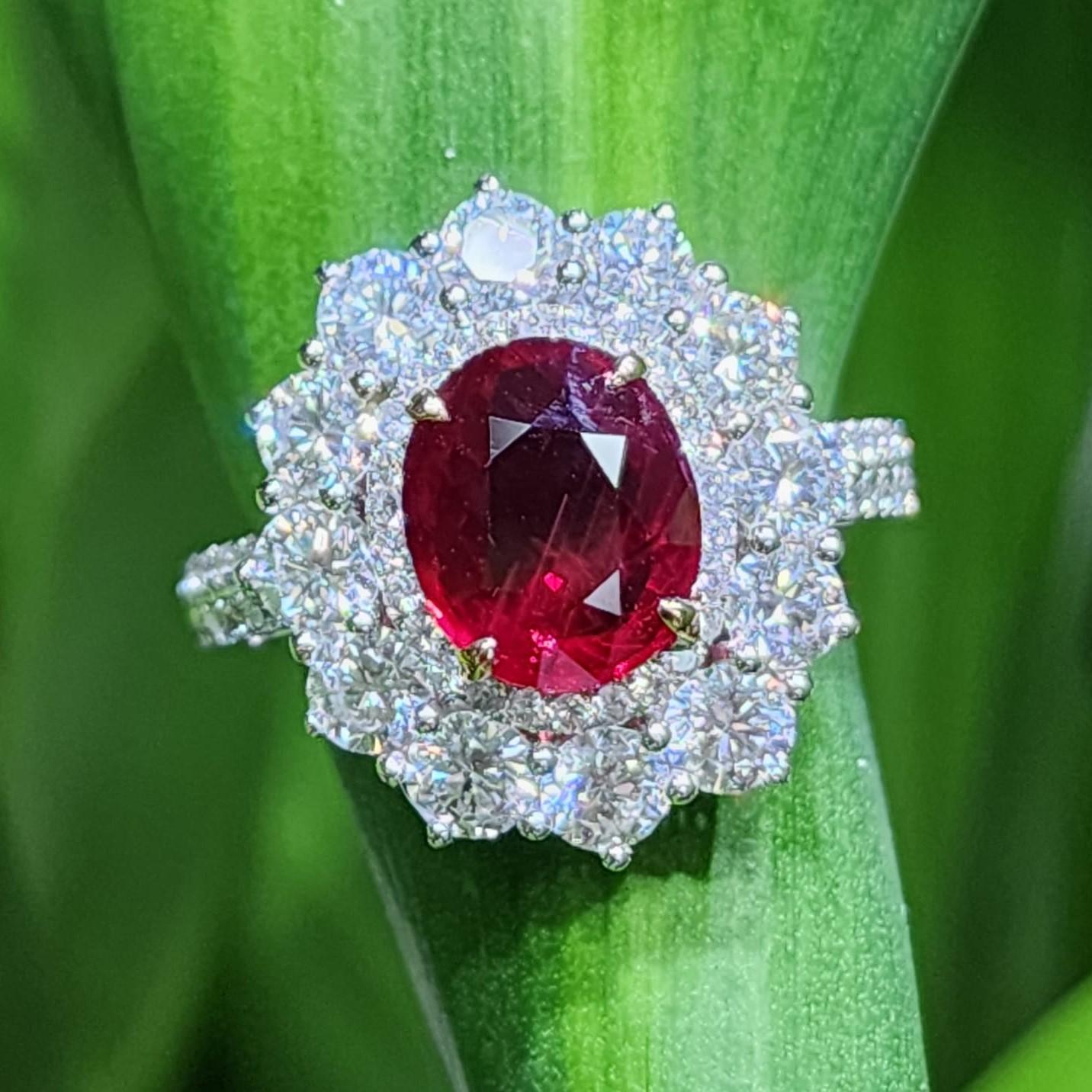 GRS Certified 2.53 Carat Mozambique Ruby Diamond Ring in 18K Gold Vivid Red For Sale 1