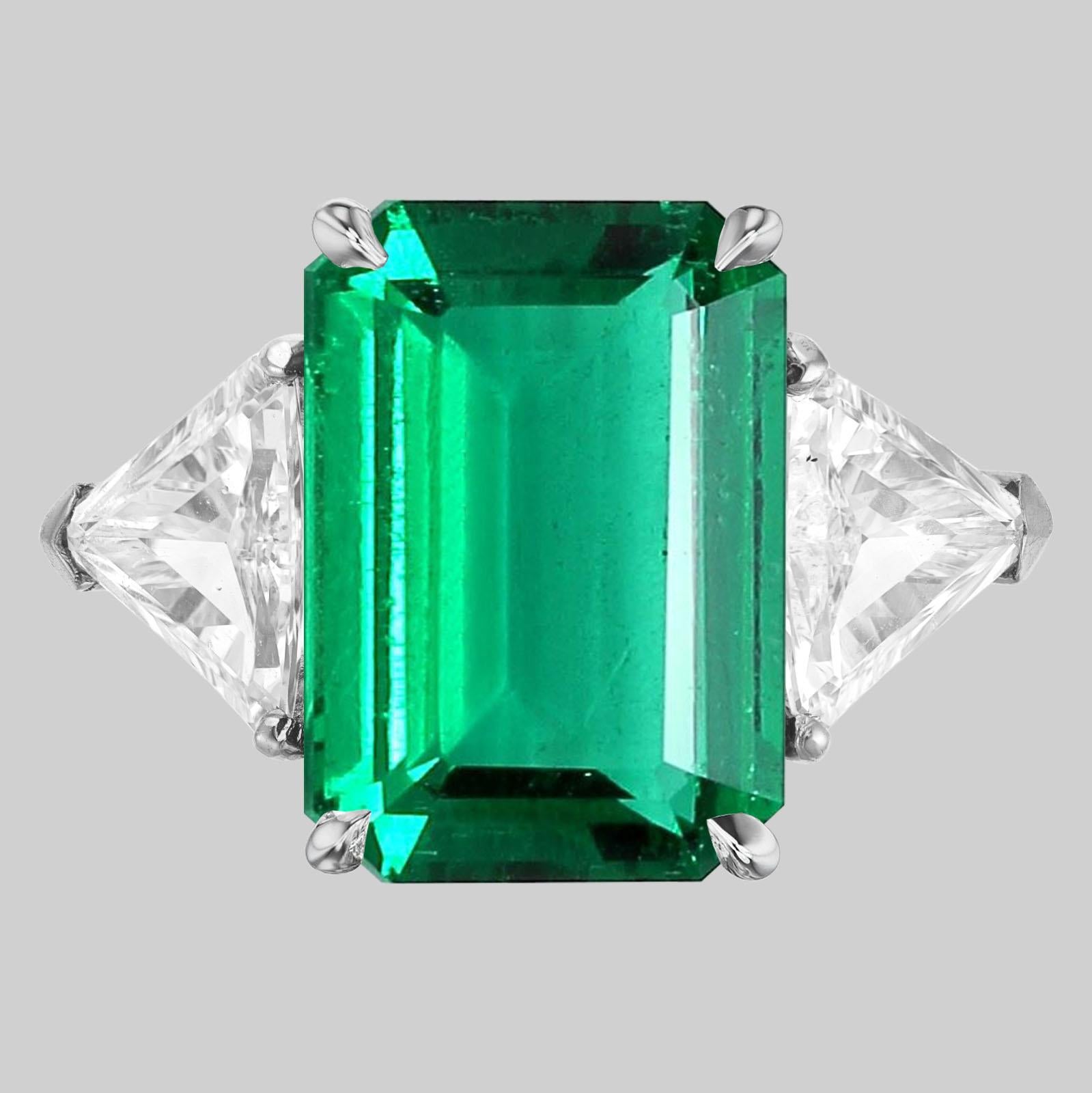 Modern GRS 6.71 Carat Vivid Green Emerald Cut Diamond Ring For Sale