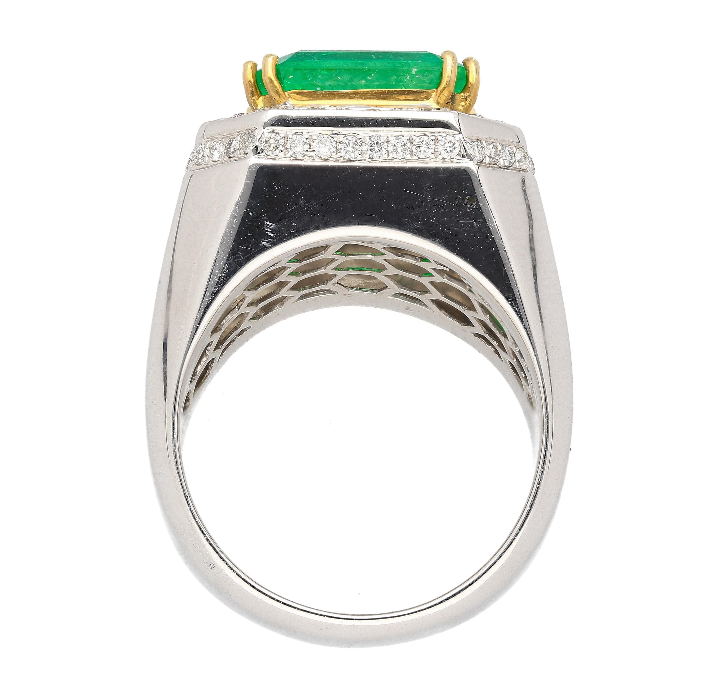 GRS 9.54 Carat Colombian Emerald Insignificant Oil and Diamond Halo Mens Ring In New Condition For Sale In Miami, FL