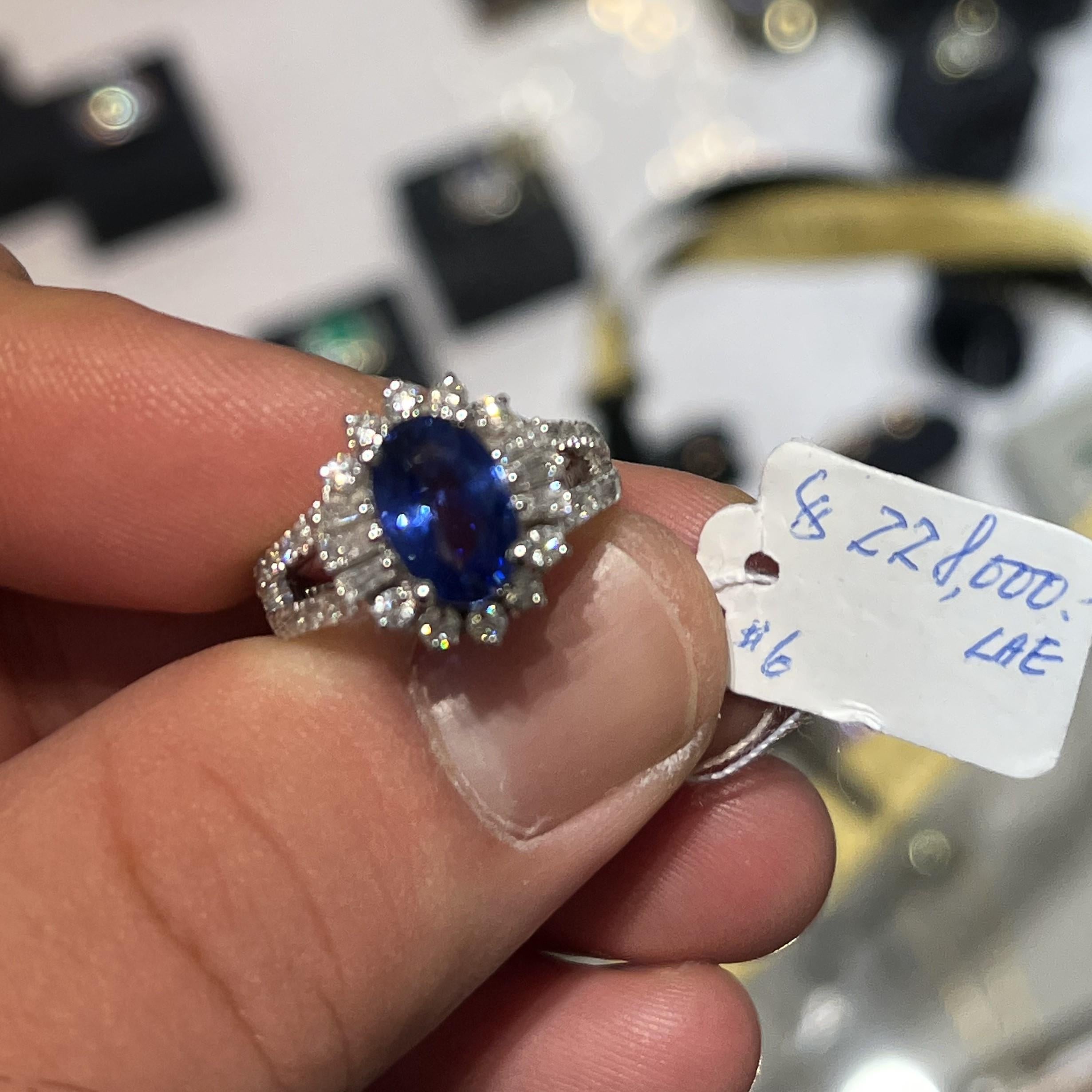 Bague à tige fendue avec saphir bleu ovale non chauffé de 2,5 carats certifié GRS en vente 6