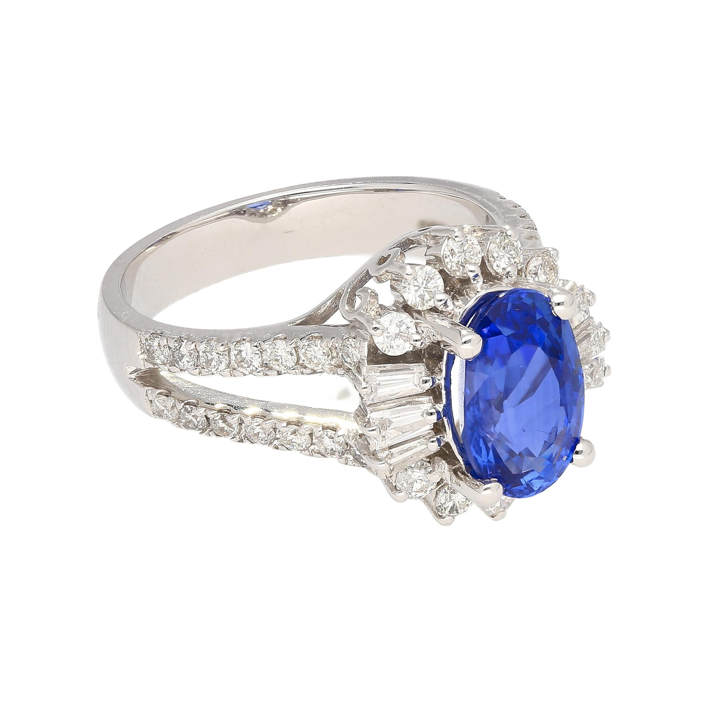 GRS Certified 2.5 Carat Oval Cut No Heat Sri Lanka Blue Sapphire & Round Halo Diamond Split Shank 18K White Gold Ring.

Détails : 
Type d'article : Bague
Métal : Or blanc 18K
Poids : 6.09 grammes
Monture : Halo avec tige fendue
Taille de lla bague :